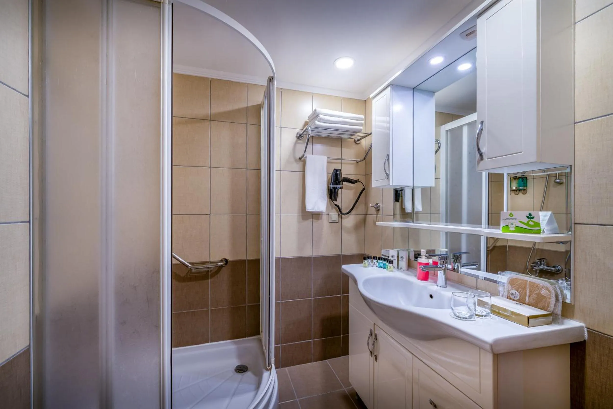 Shower in Delphin Diva Premiere