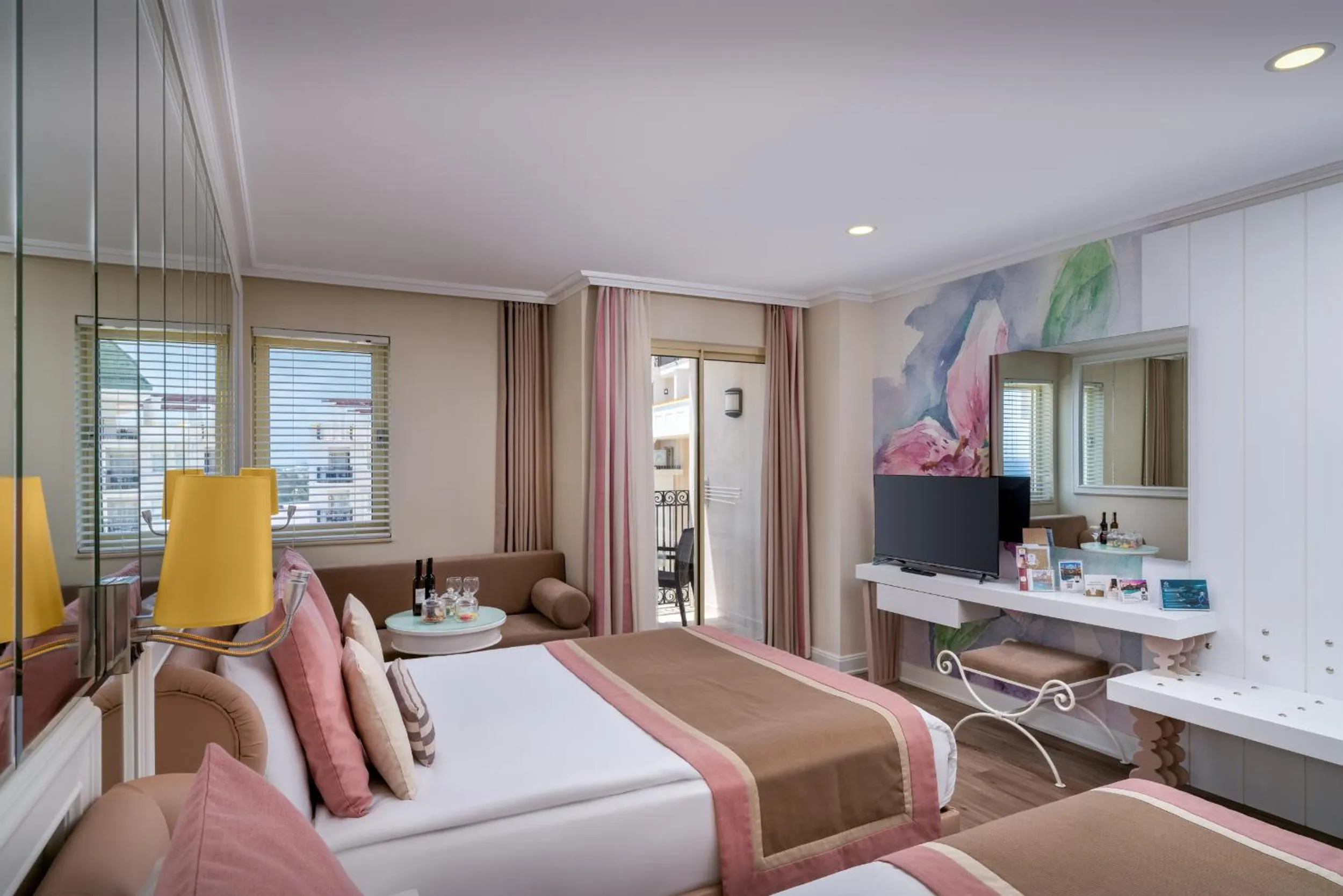 Photo of the whole room, Bed in Delphin Diva Premiere