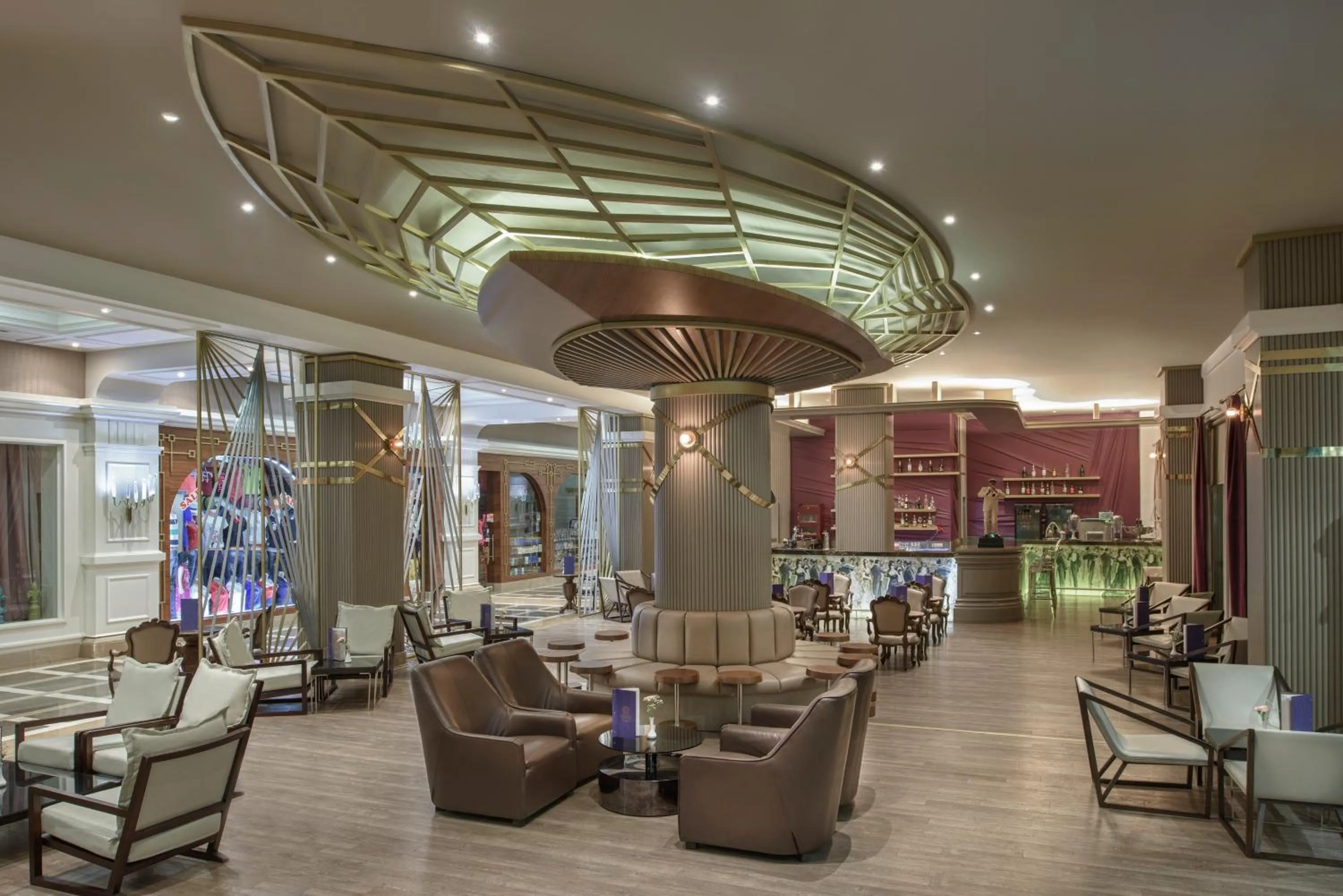 Decorative detail in Delphin Diva Premiere