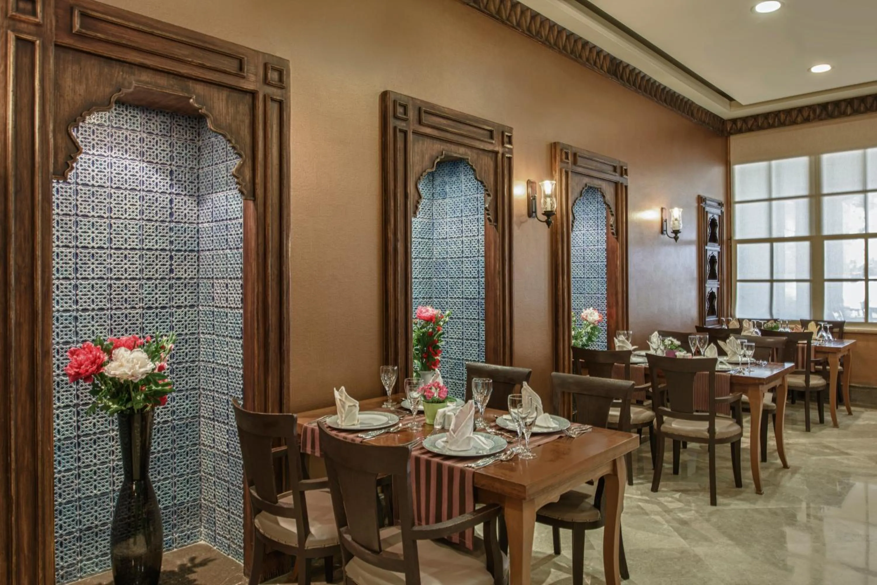 Restaurant/places to eat in Delphin Diva Premiere