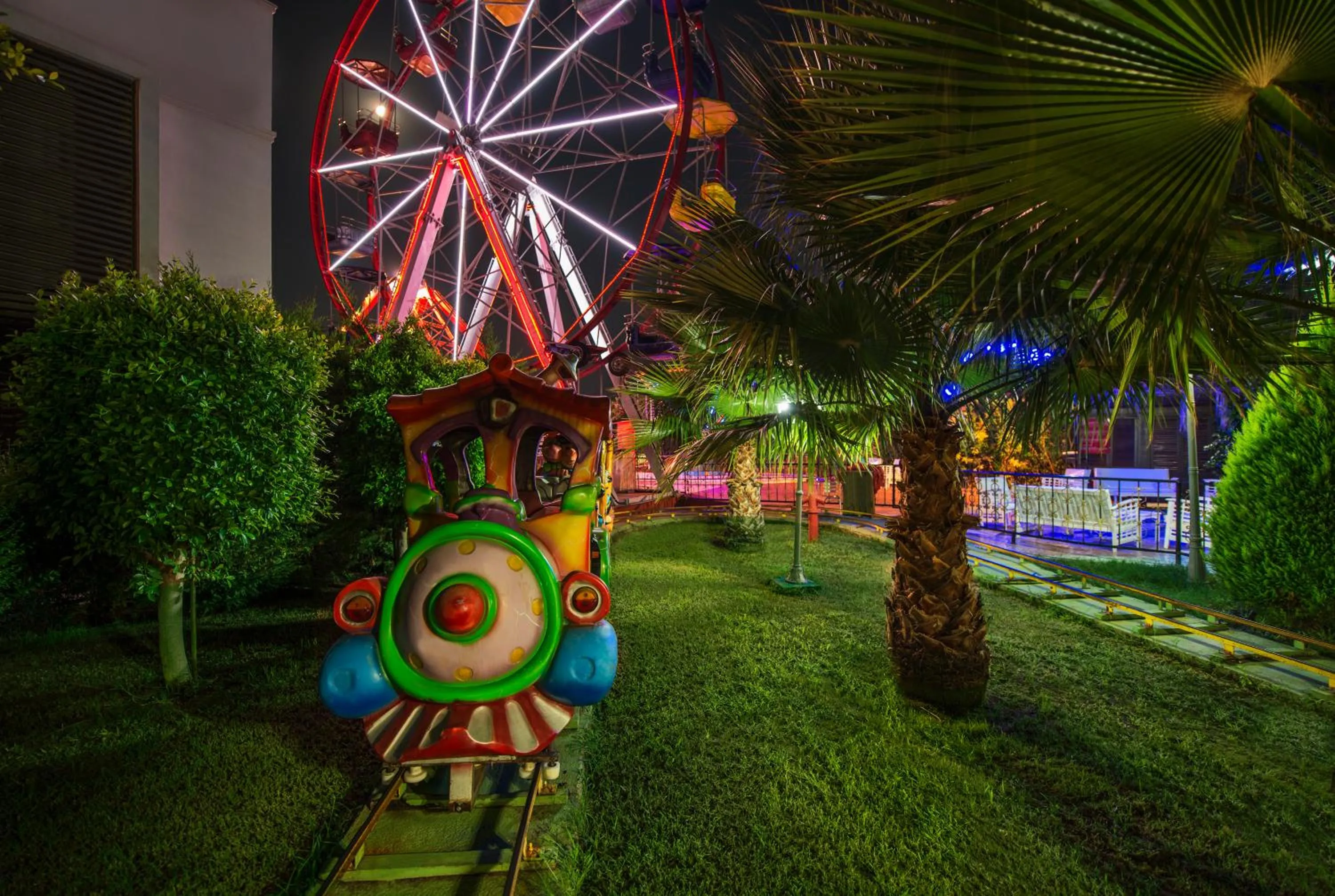 Decorative detail in Delphin Diva Premiere