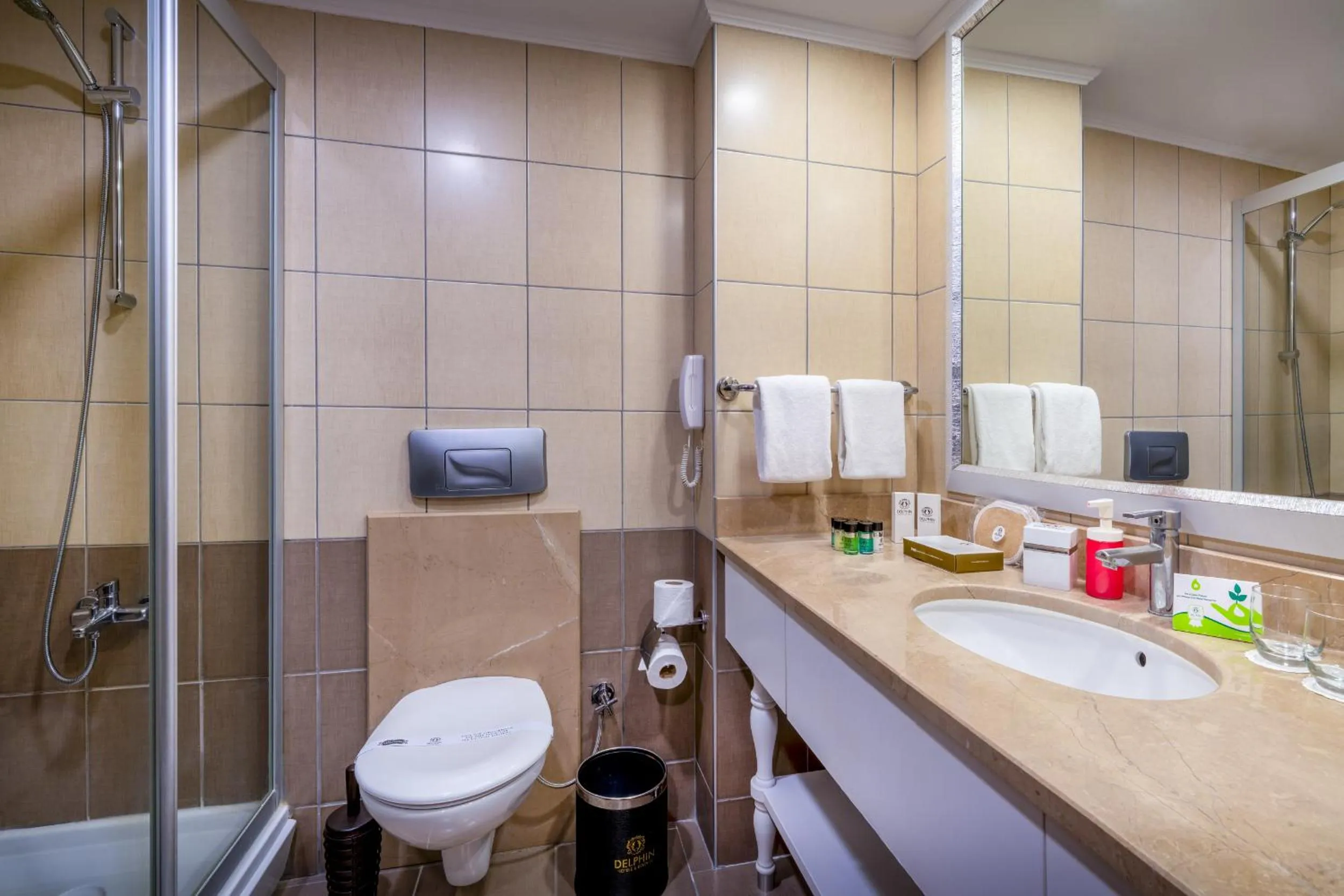 Shower in Delphin Diva Premiere