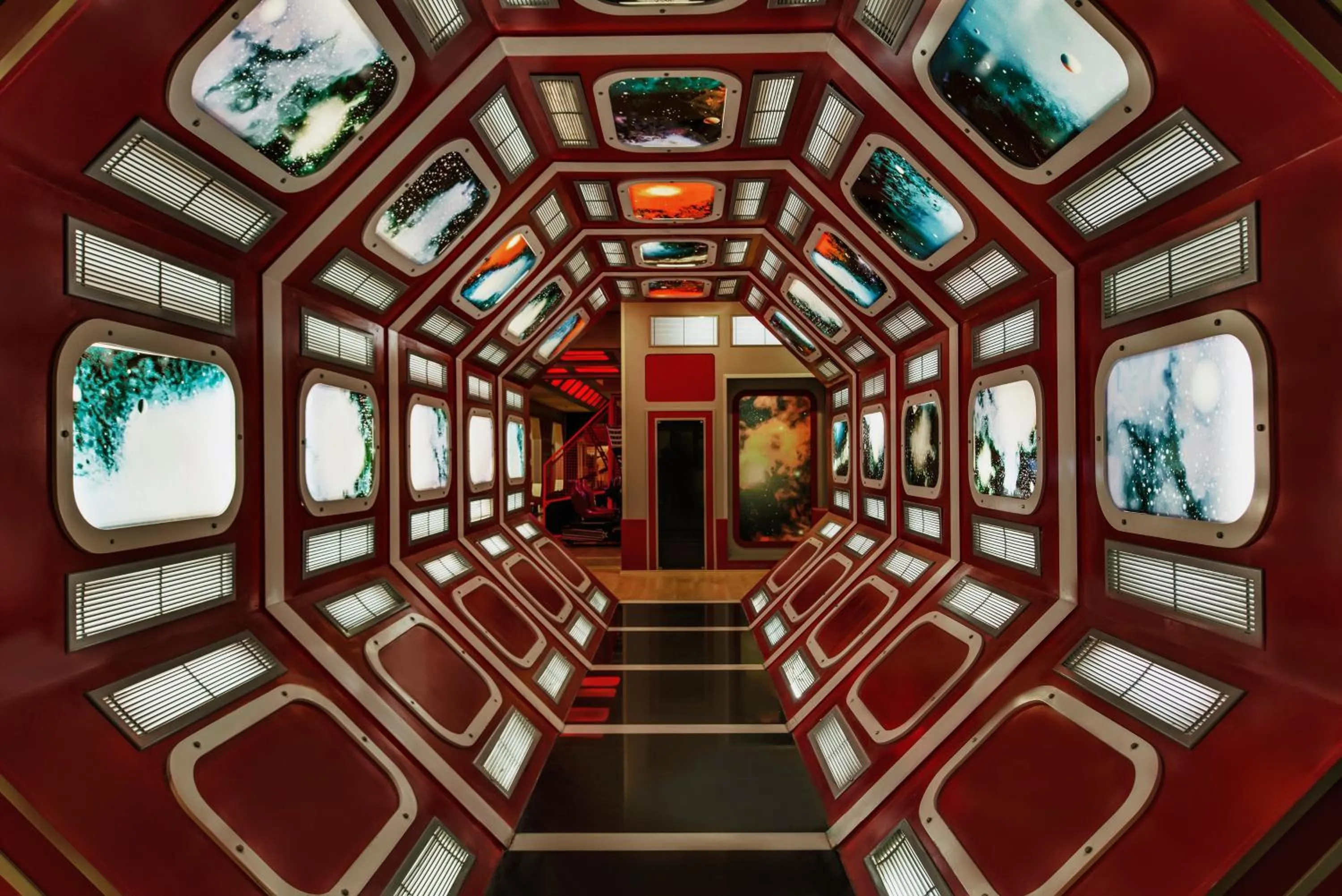 Decorative detail in Delphin Diva Premiere