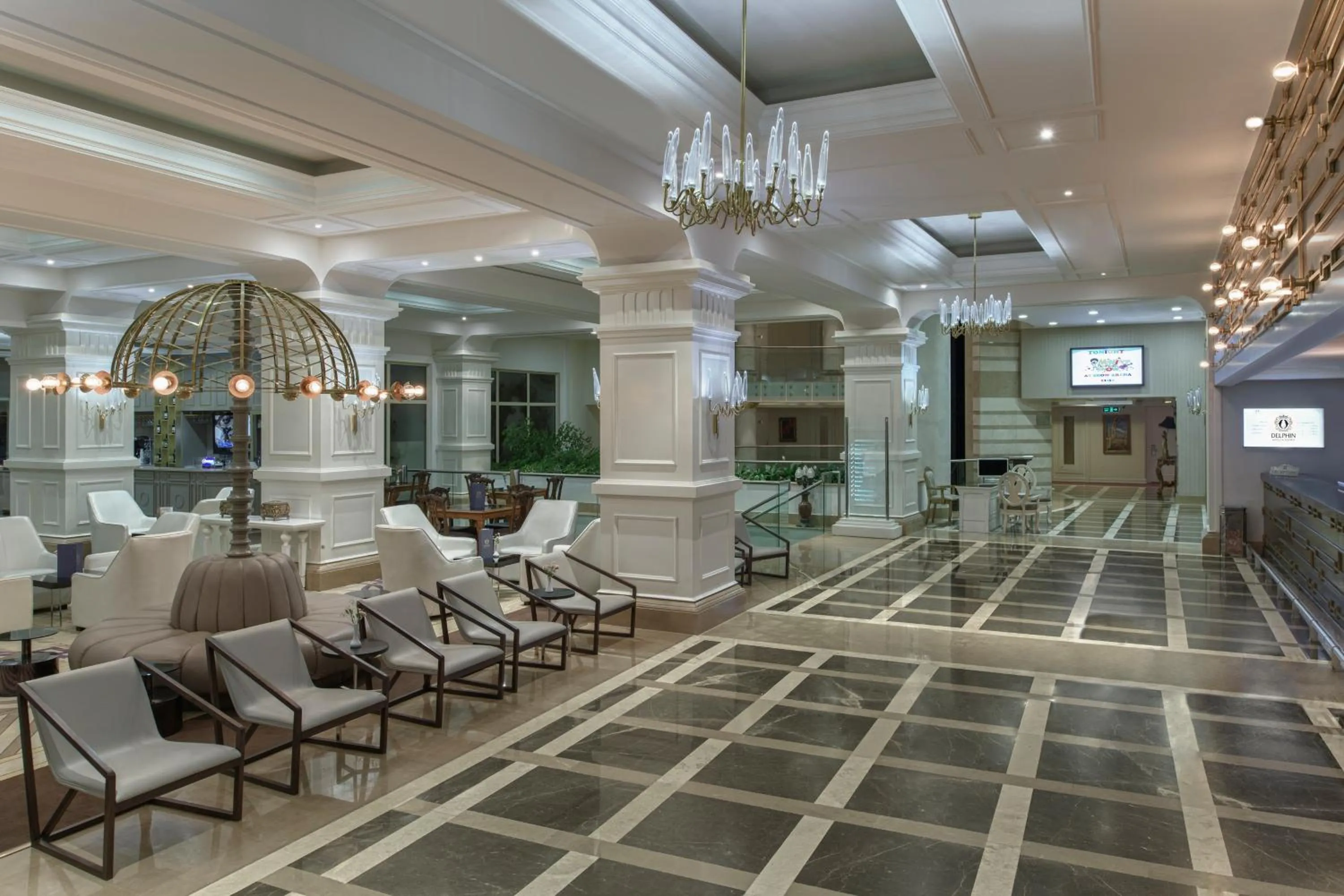 Decorative detail in Delphin Diva Premiere