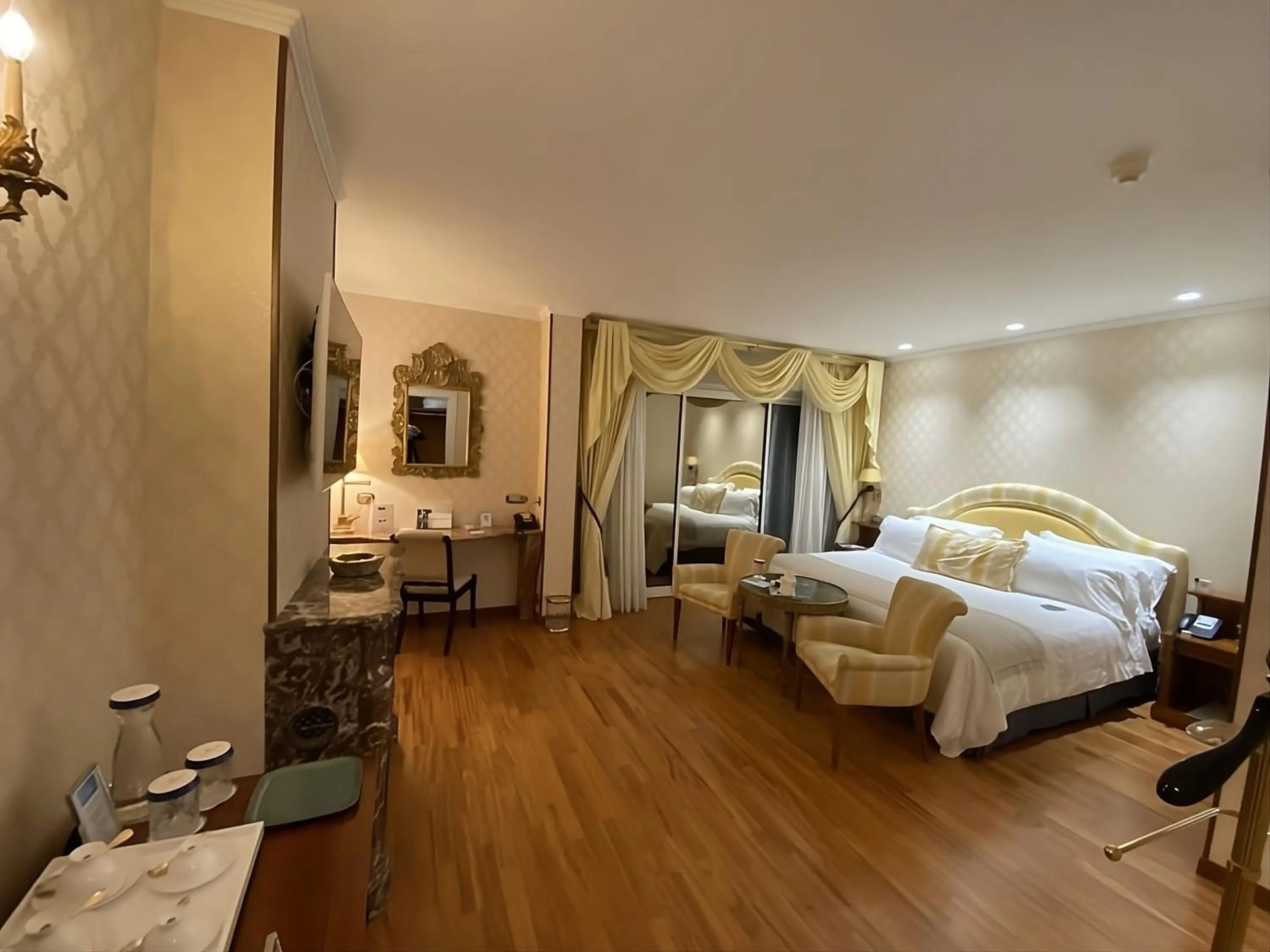 Bed in Grand Hotel Del Mare Resort & Spa