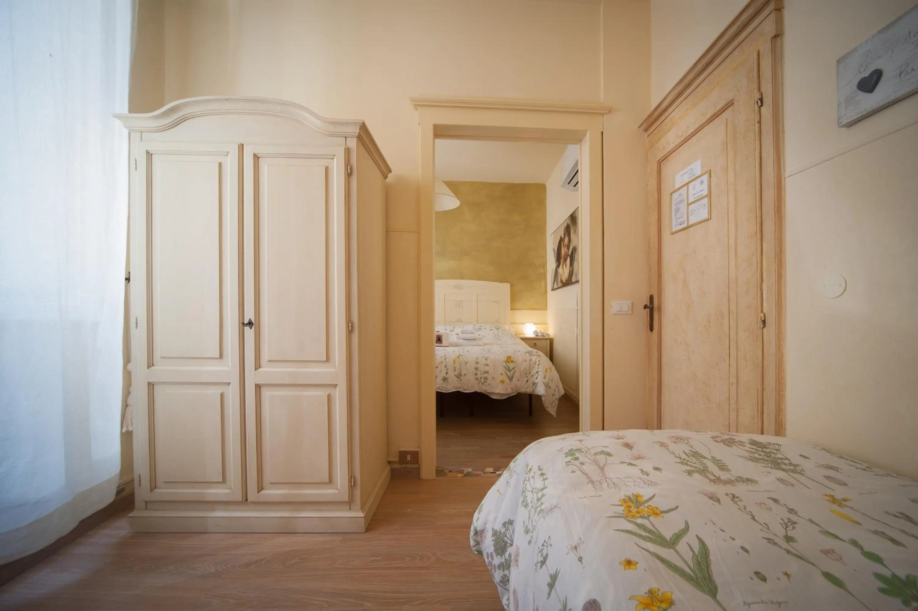 Bed in Albergo Etruria