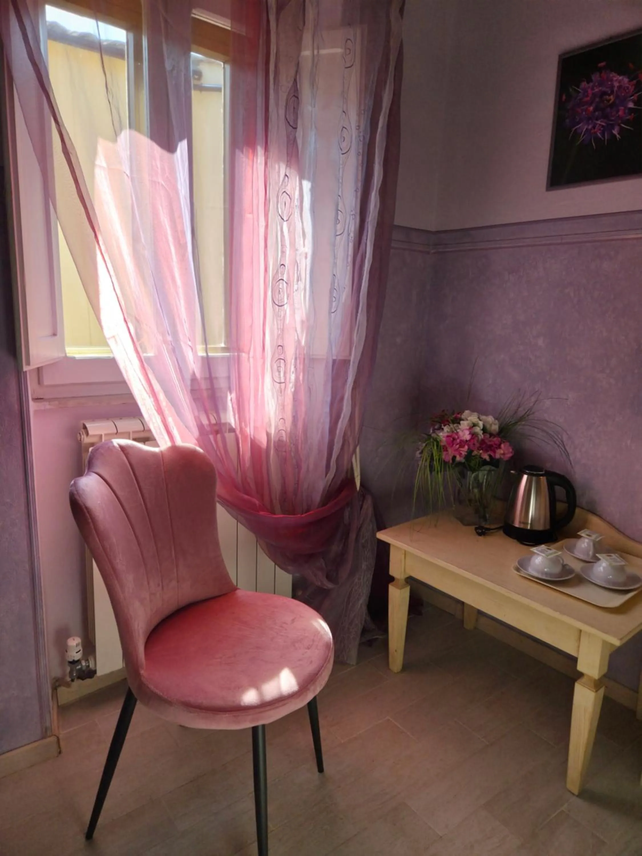 Decorative detail in Albergo Etruria