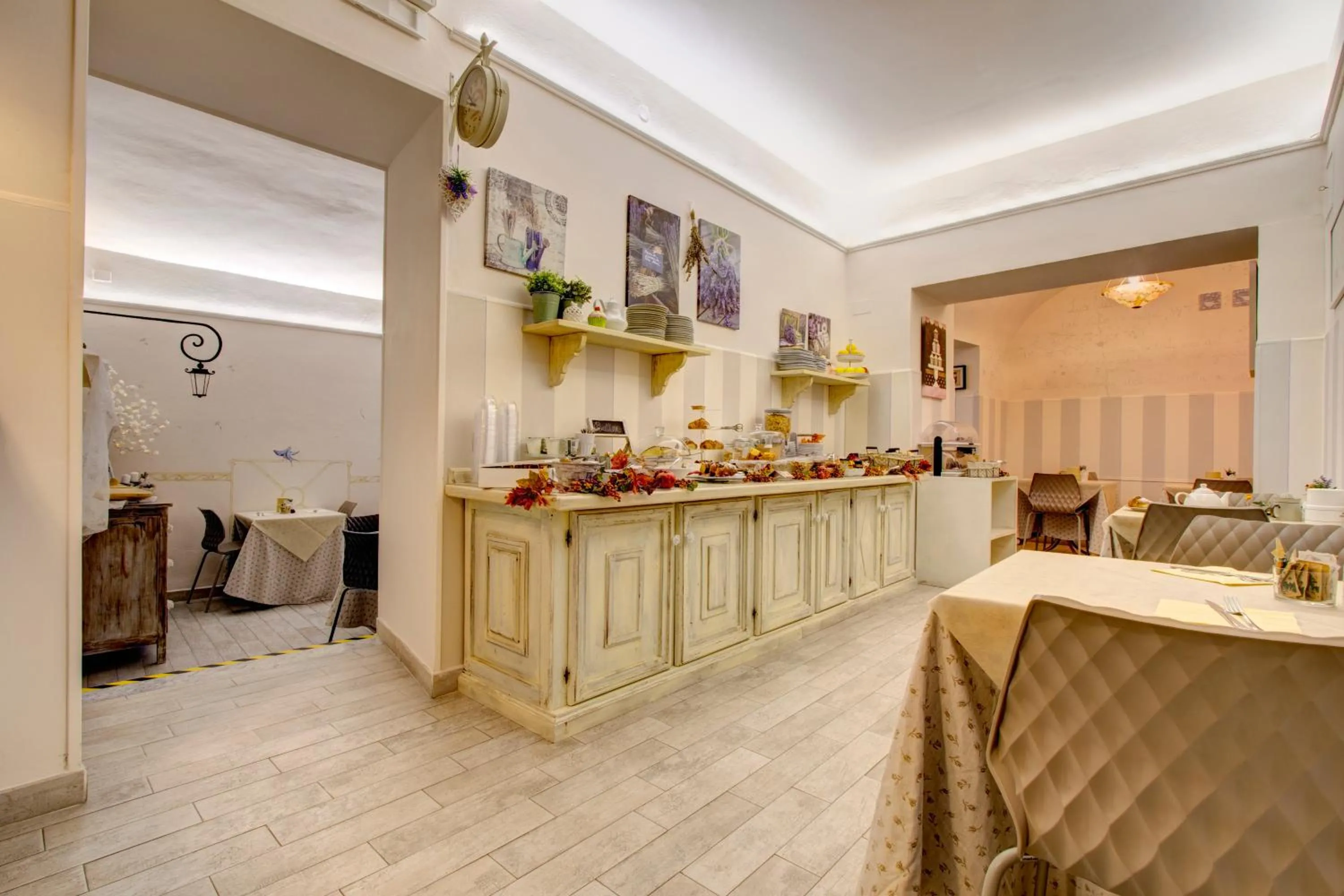 Food in Albergo Etruria