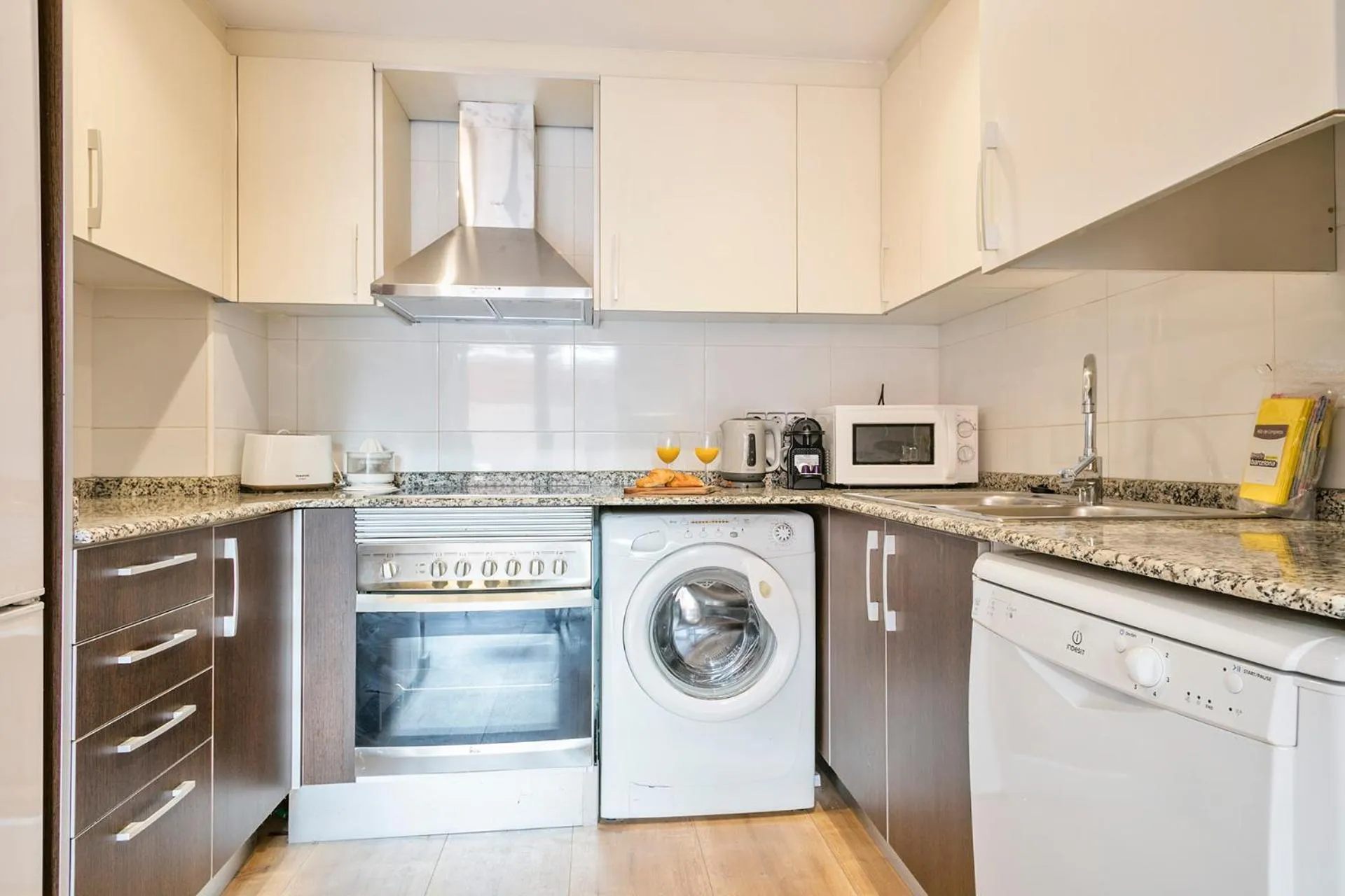 Kitchen or kitchenette in Inside Barcelona Apartments Princep