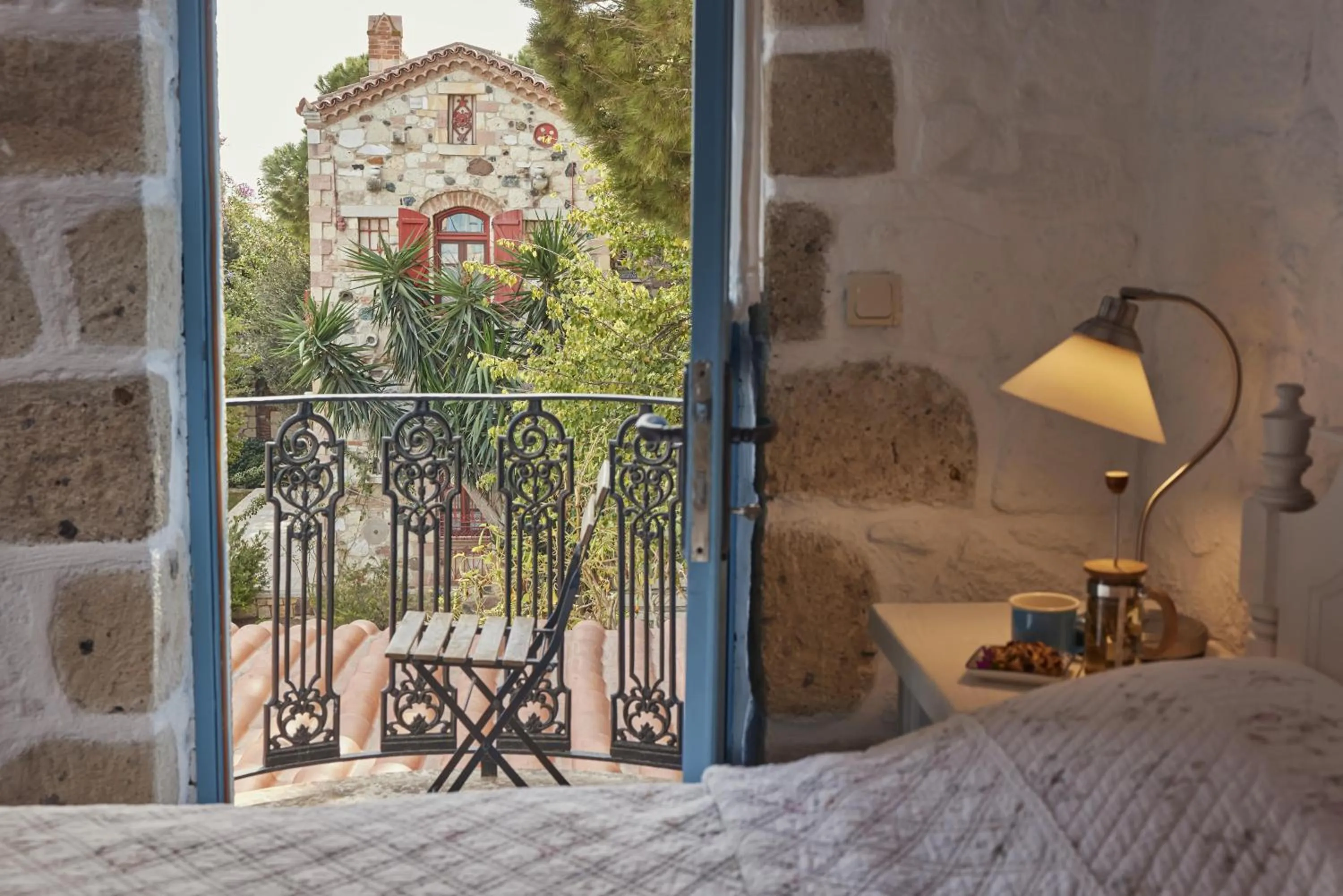 Balcony/Terrace, Bed in Alacati Zeytin Konak Hotel