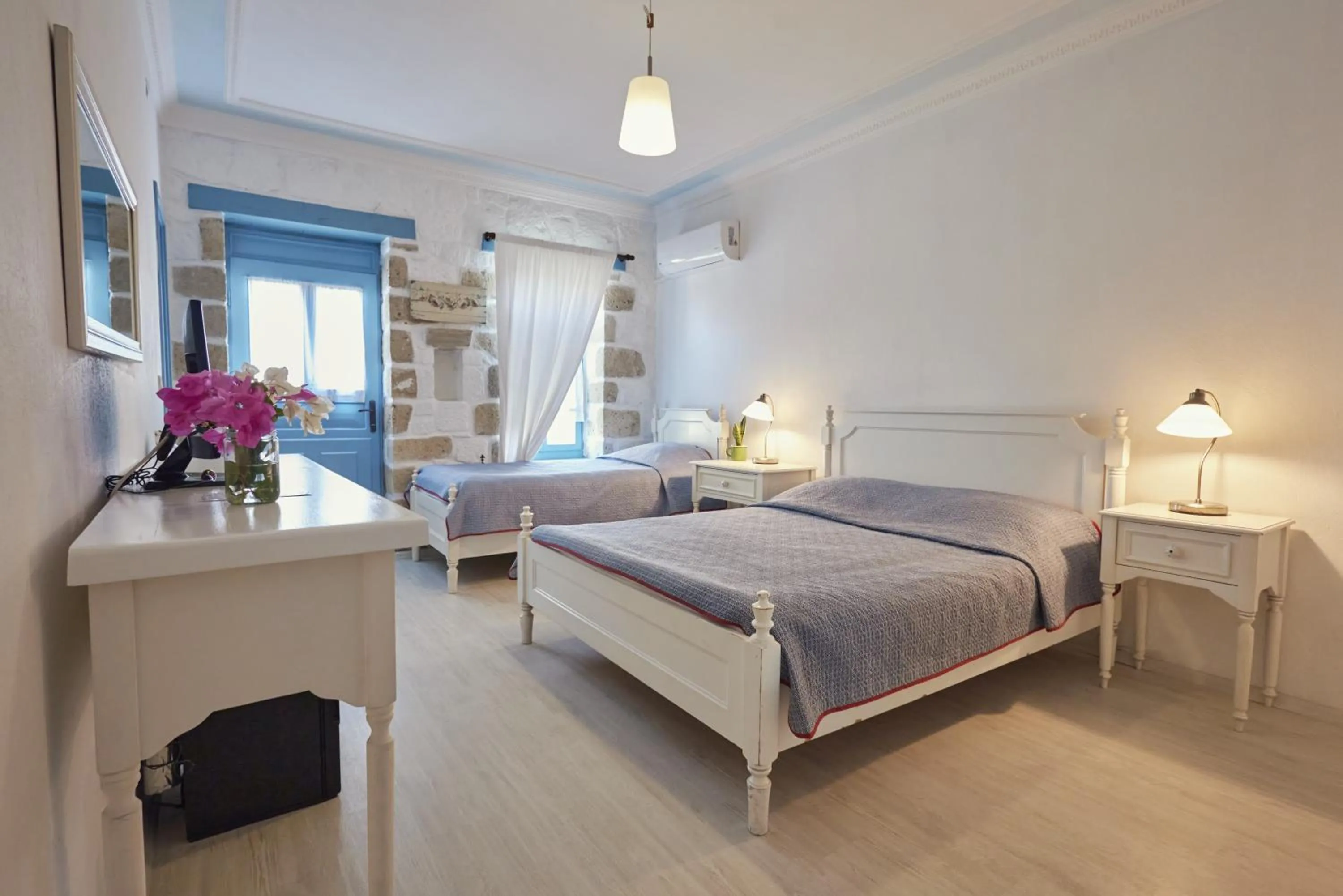 Photo of the whole room, Bed in Alacati Zeytin Konak Hotel