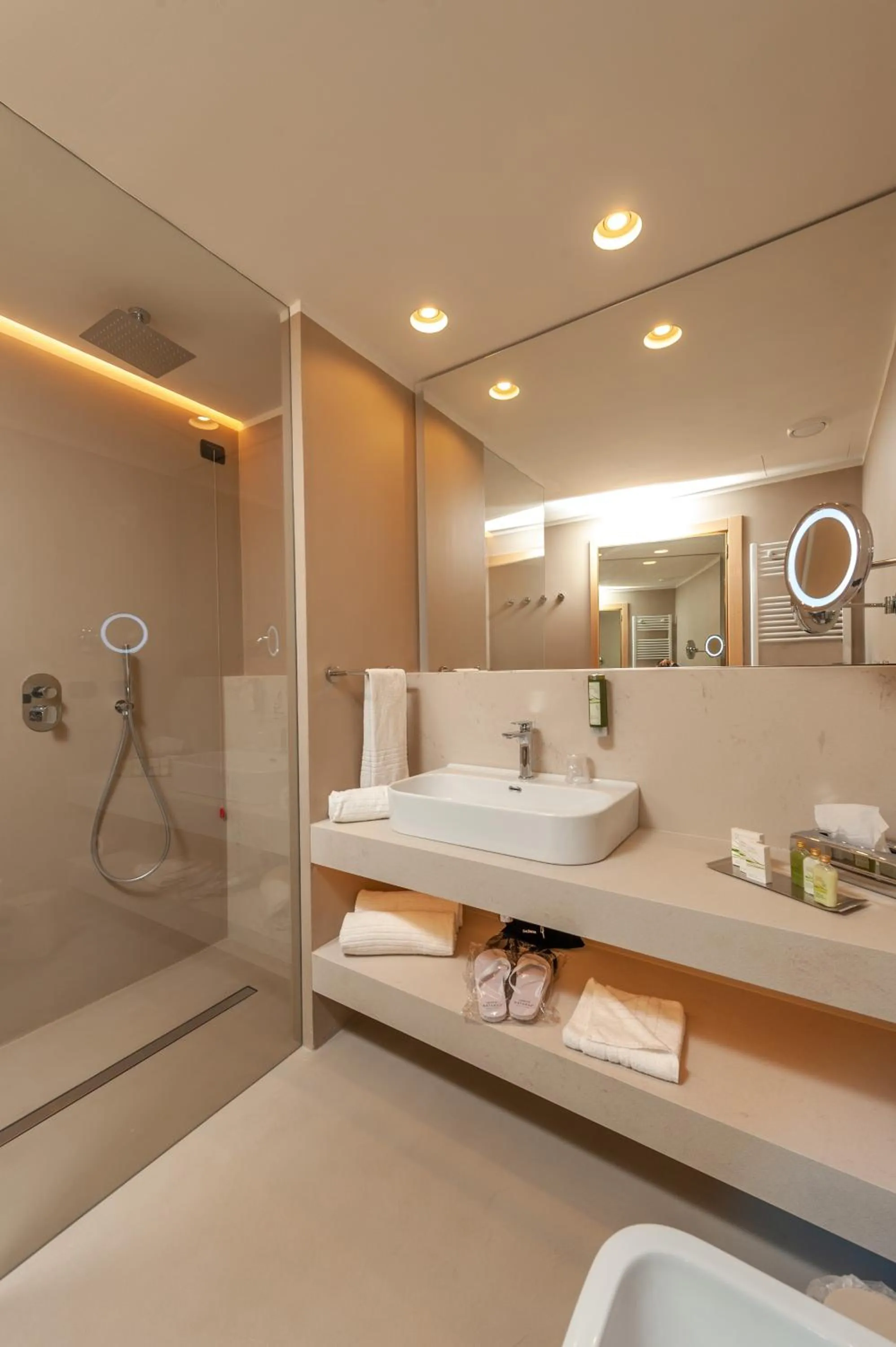 Bathroom in Acaya Golf Resort & Spa