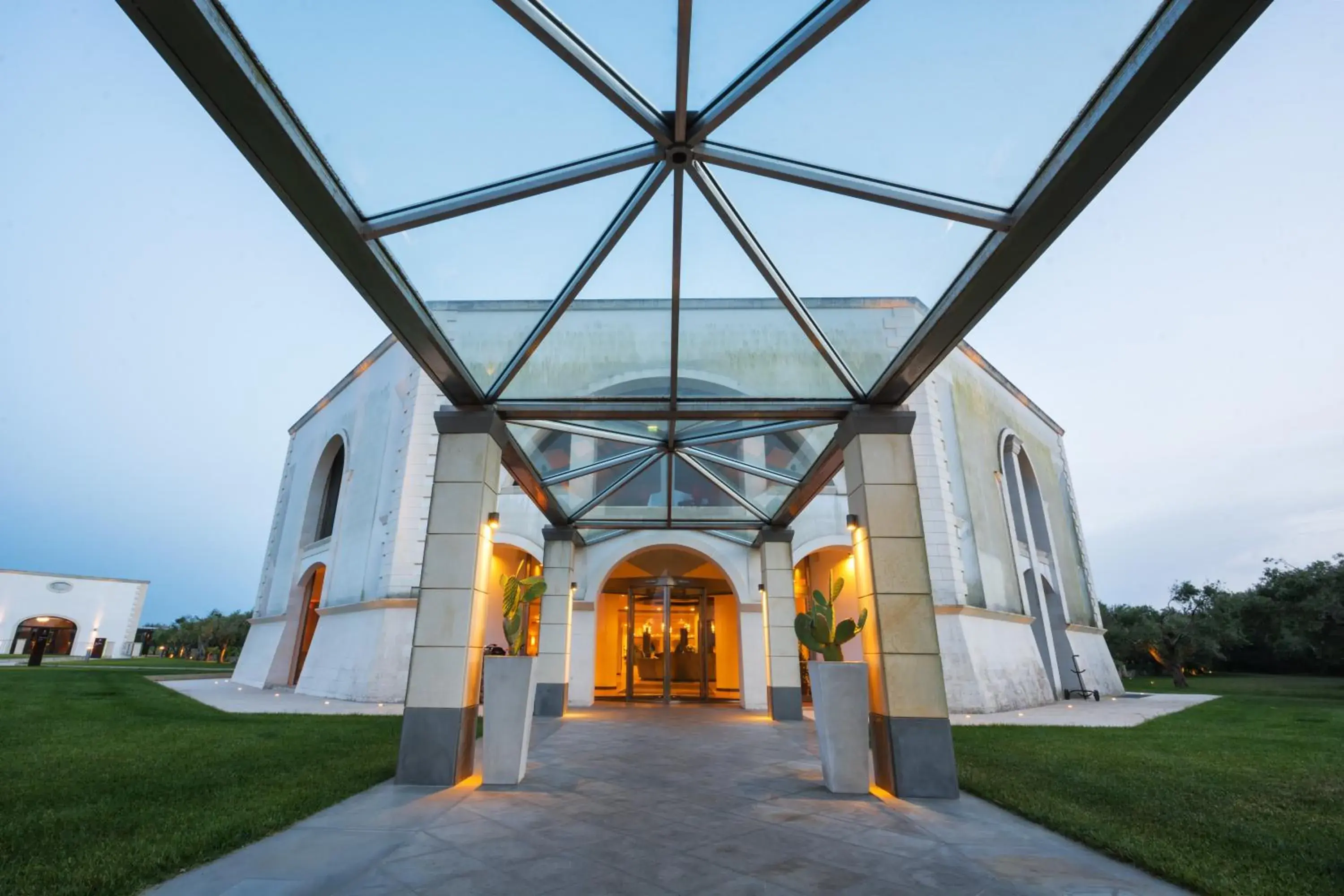 Facade/entrance in Acaya Golf Resort & Spa Facade/entrance in Acaya Golf Resort & Spa