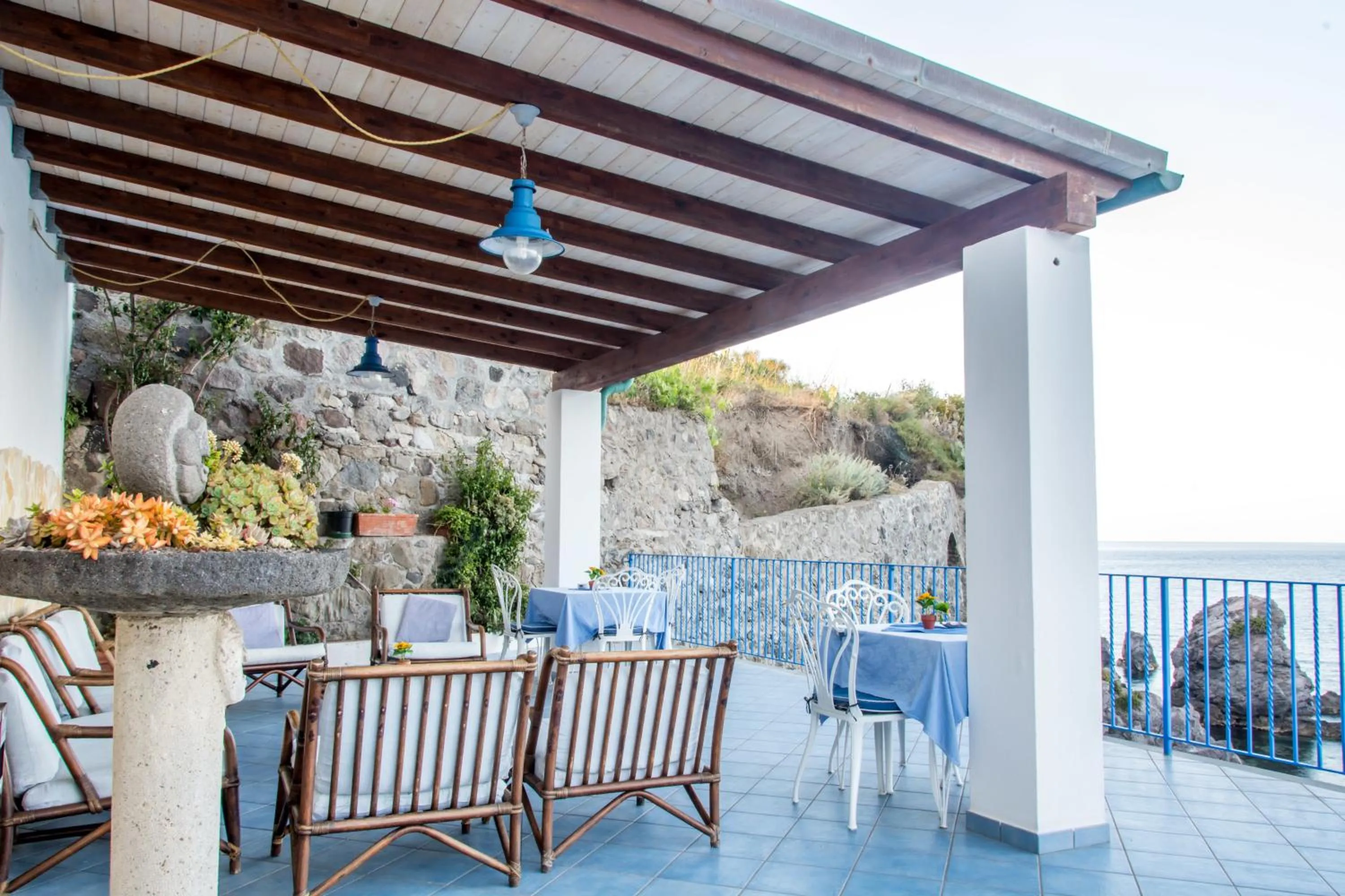 Patio in Hotel Rocce Azzurre