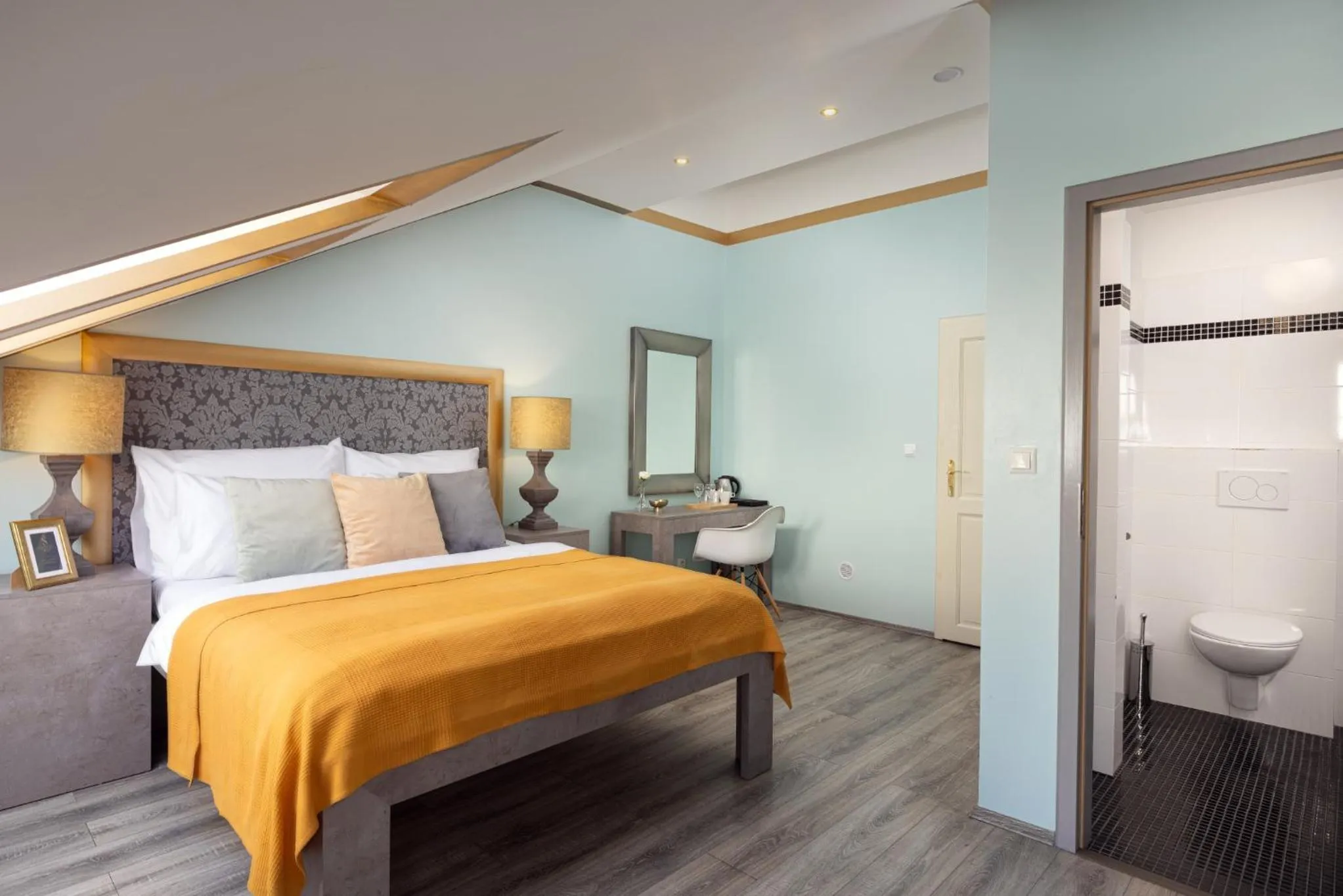 Photo of the whole room, Bed in Salvatore Prague Rooms