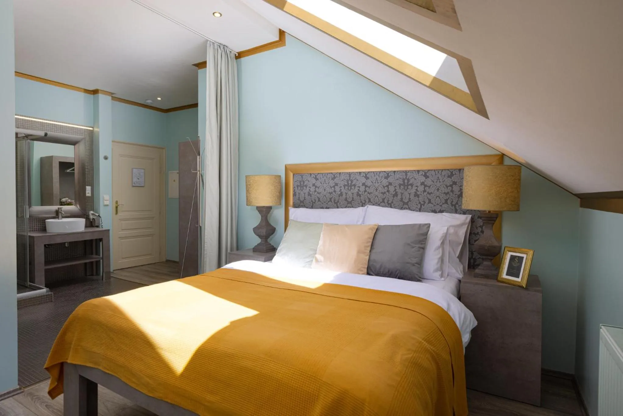 Bed in Salvatore Prague Rooms