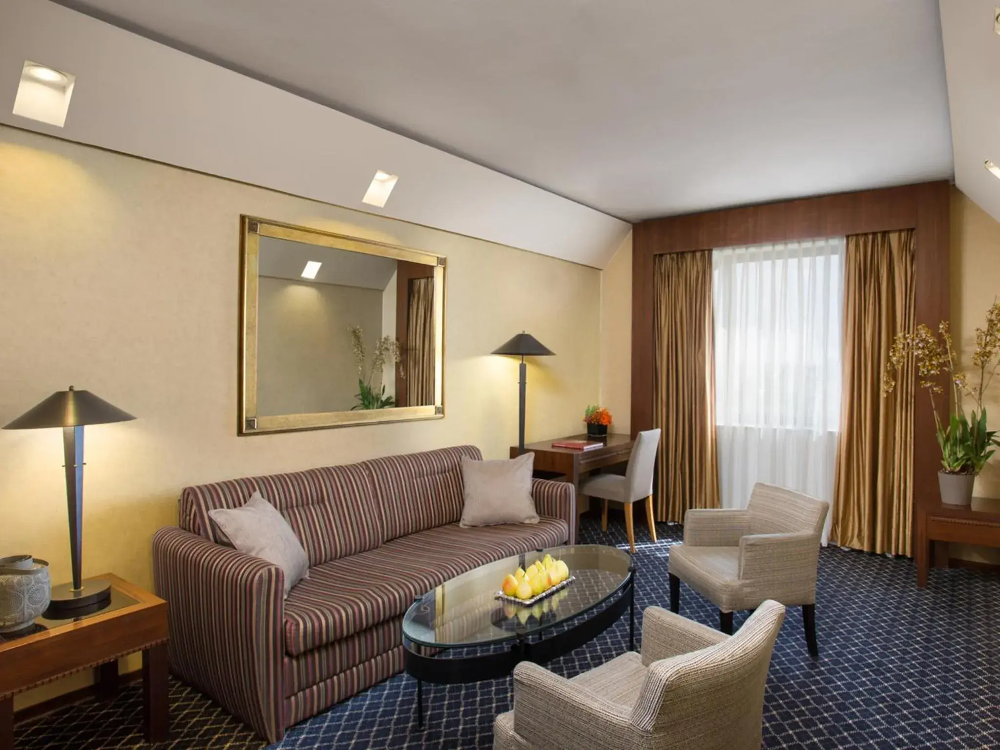 Living room in Dan Panorama Jerusalem Hotel Living room in Dan Panorama Jerusalem Hotel