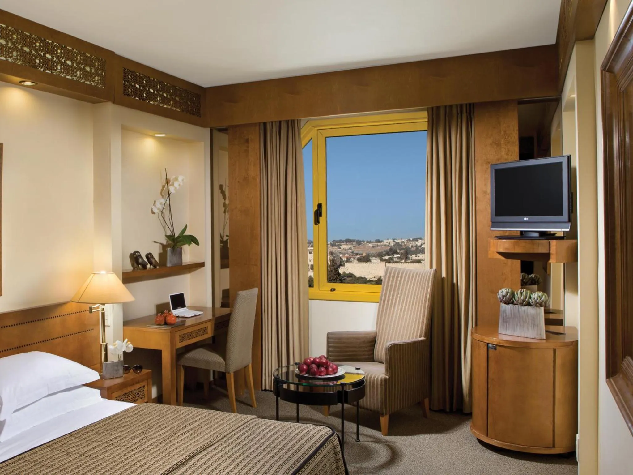 Bed in Dan Panorama Jerusalem Hotel