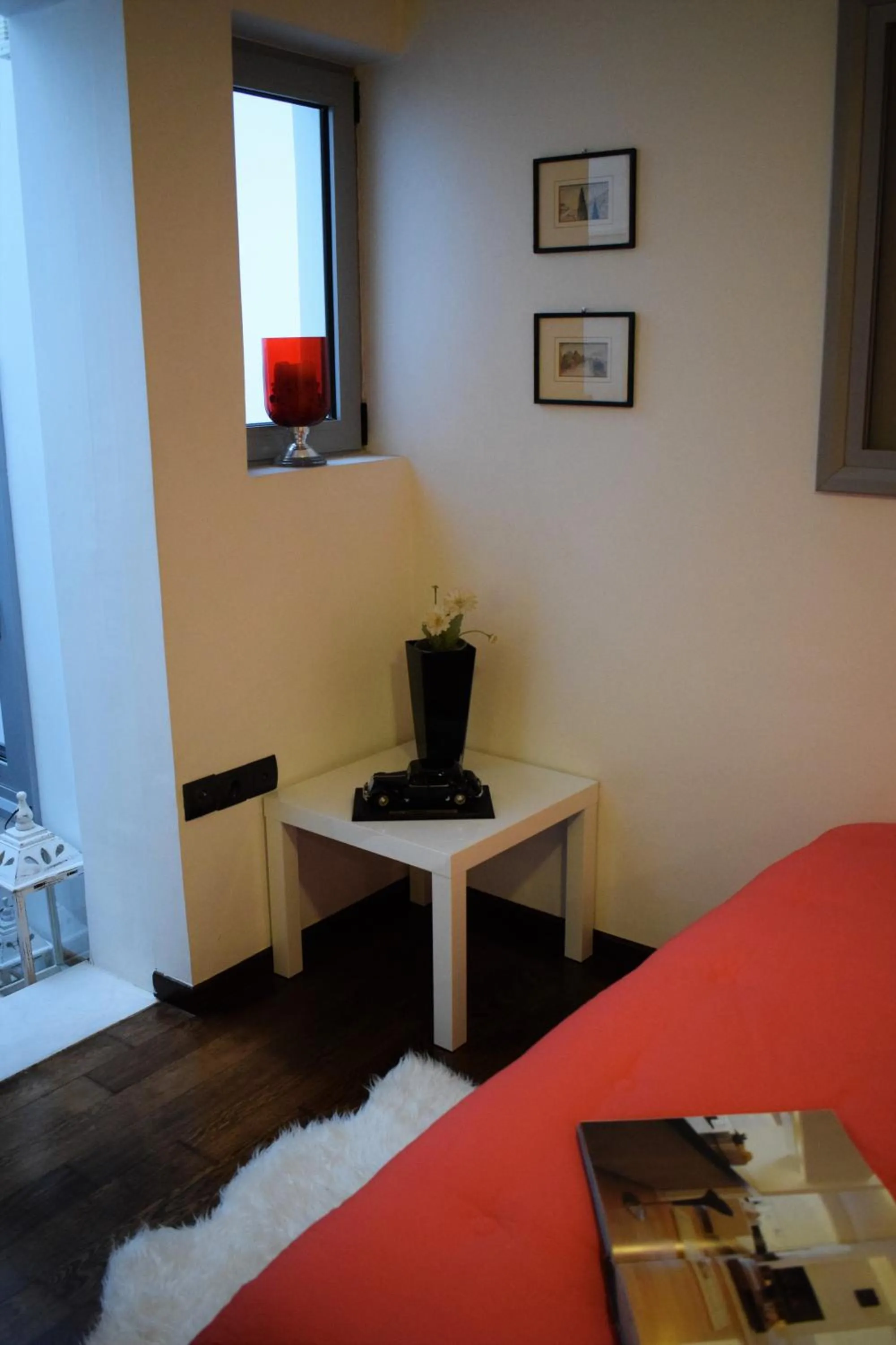 Decorative detail, Bed in Panorama Penthouse & Studios