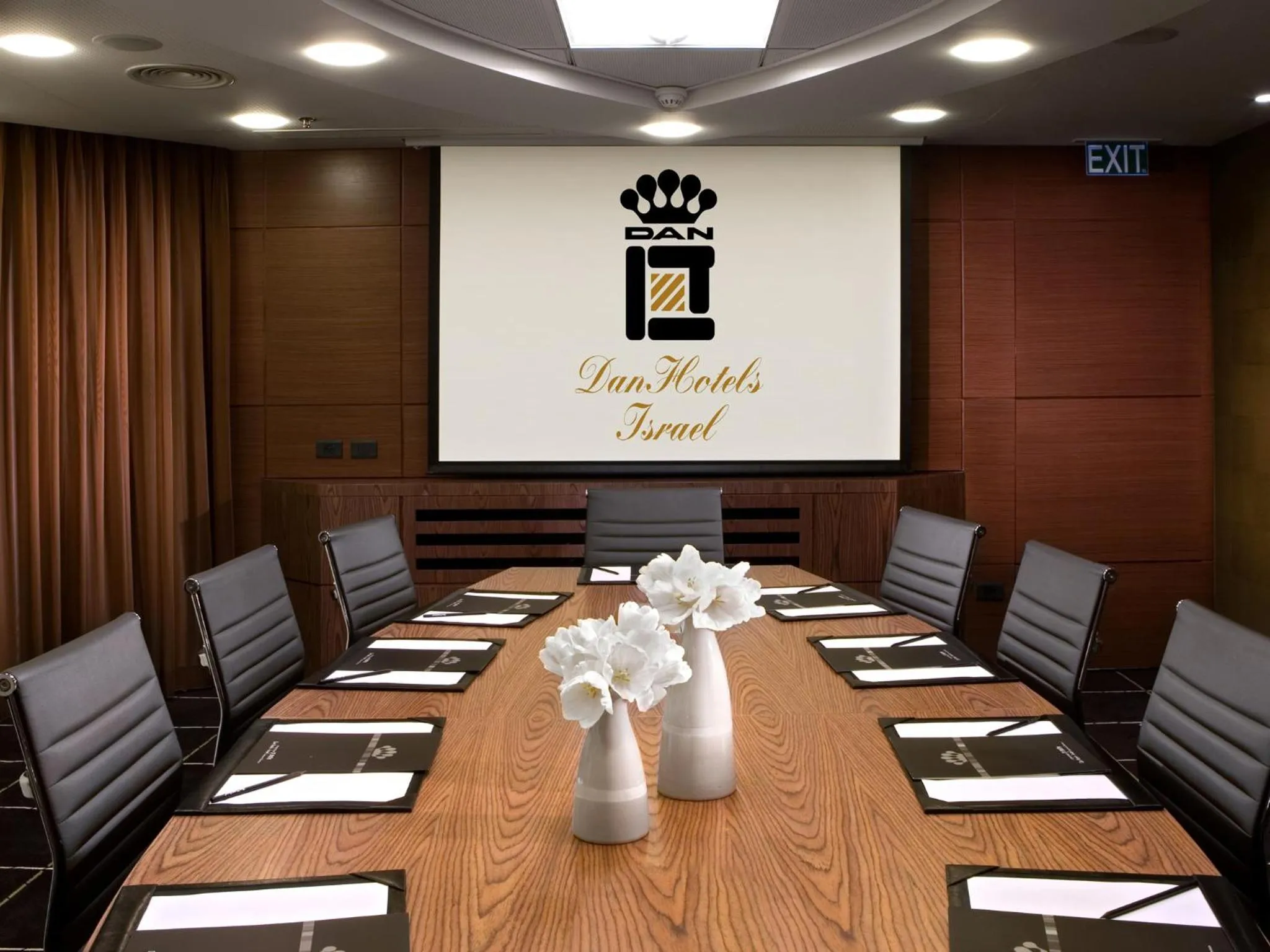 Business facilities in Dan Panorama Tel Aviv Hotel
