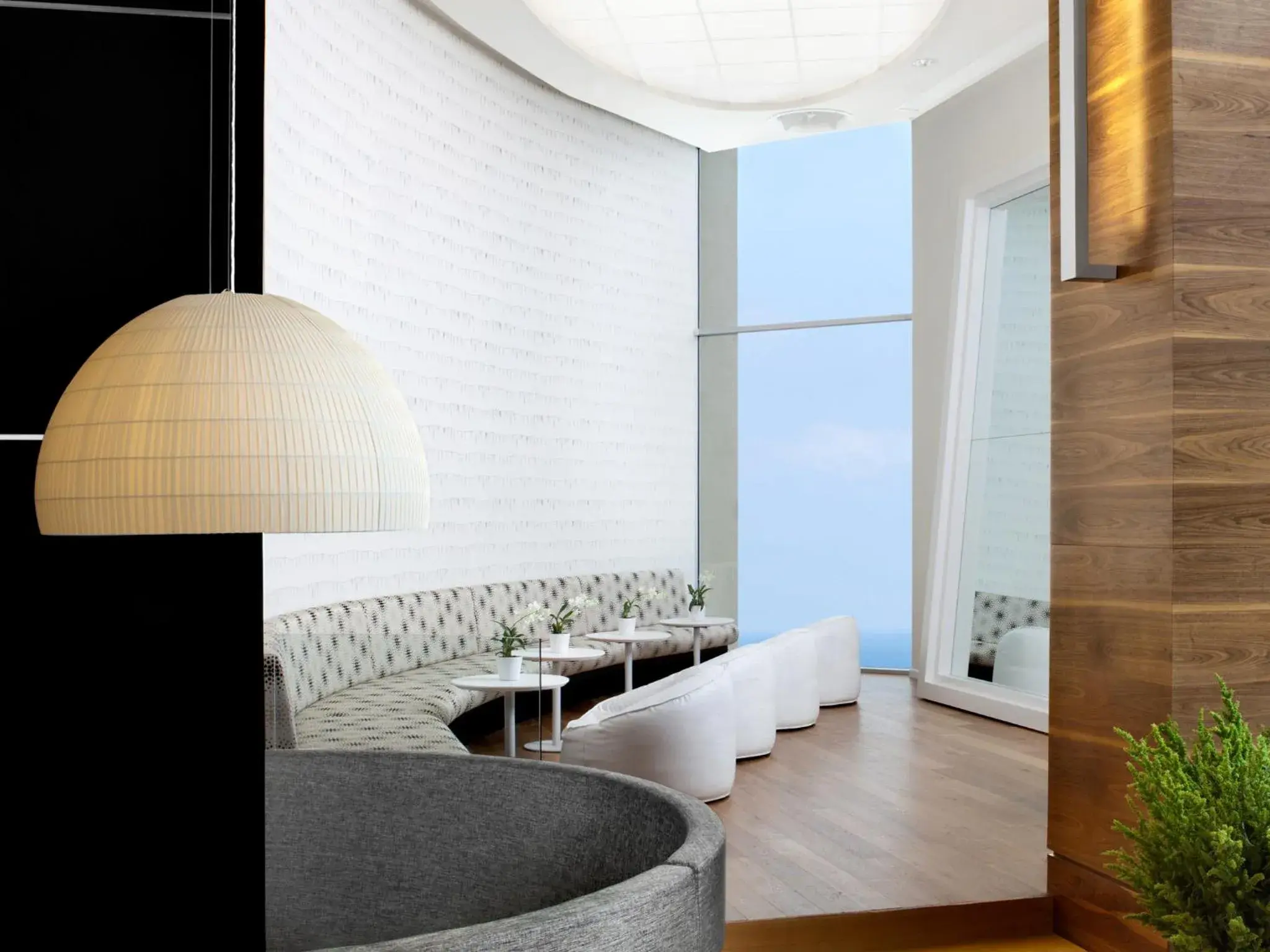 Lounge or bar in Dan Panorama Tel Aviv Hotel Lounge or bar in Dan Panorama Tel Aviv Hotel