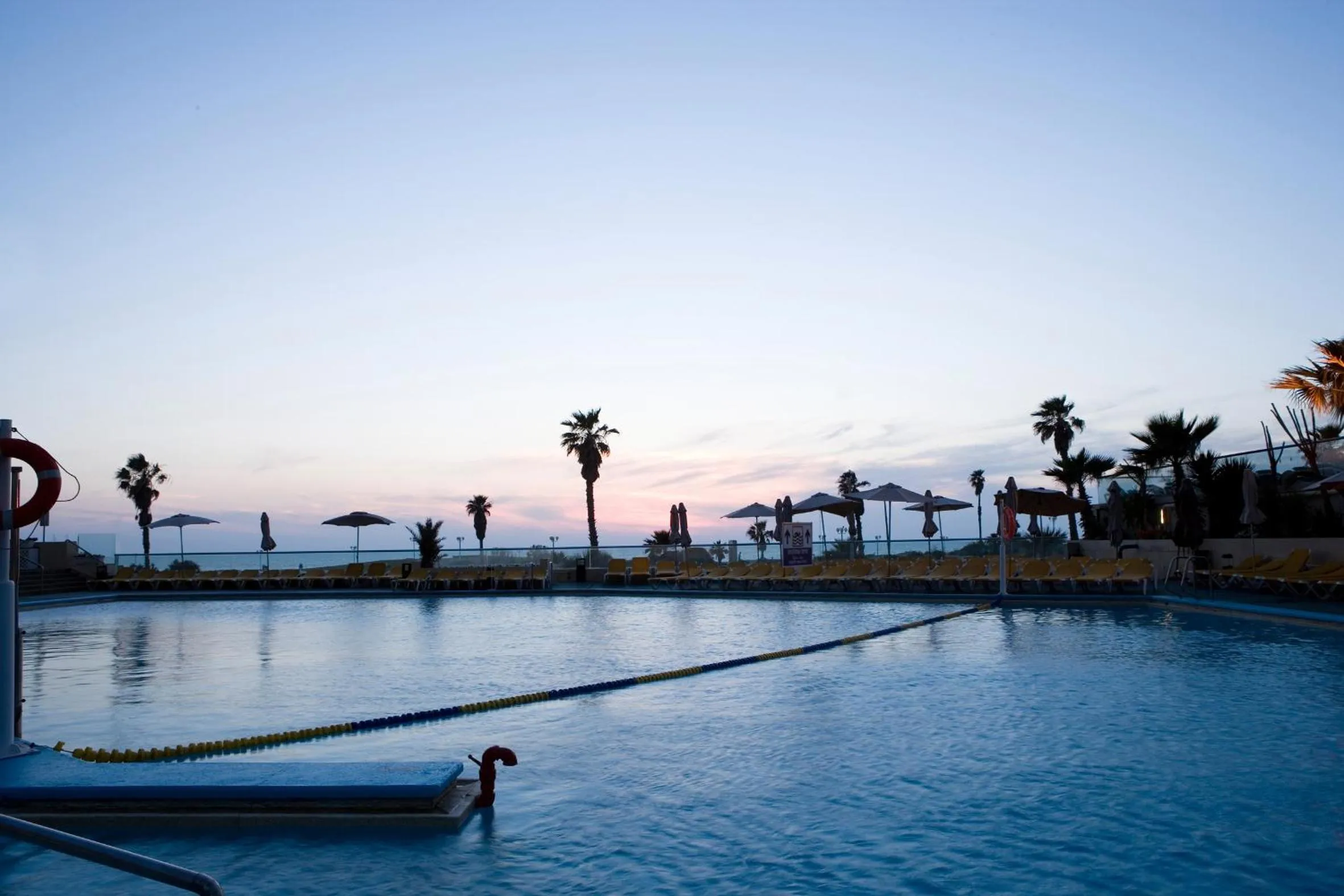 Swimming pool in Dan Panorama Tel Aviv Hotel