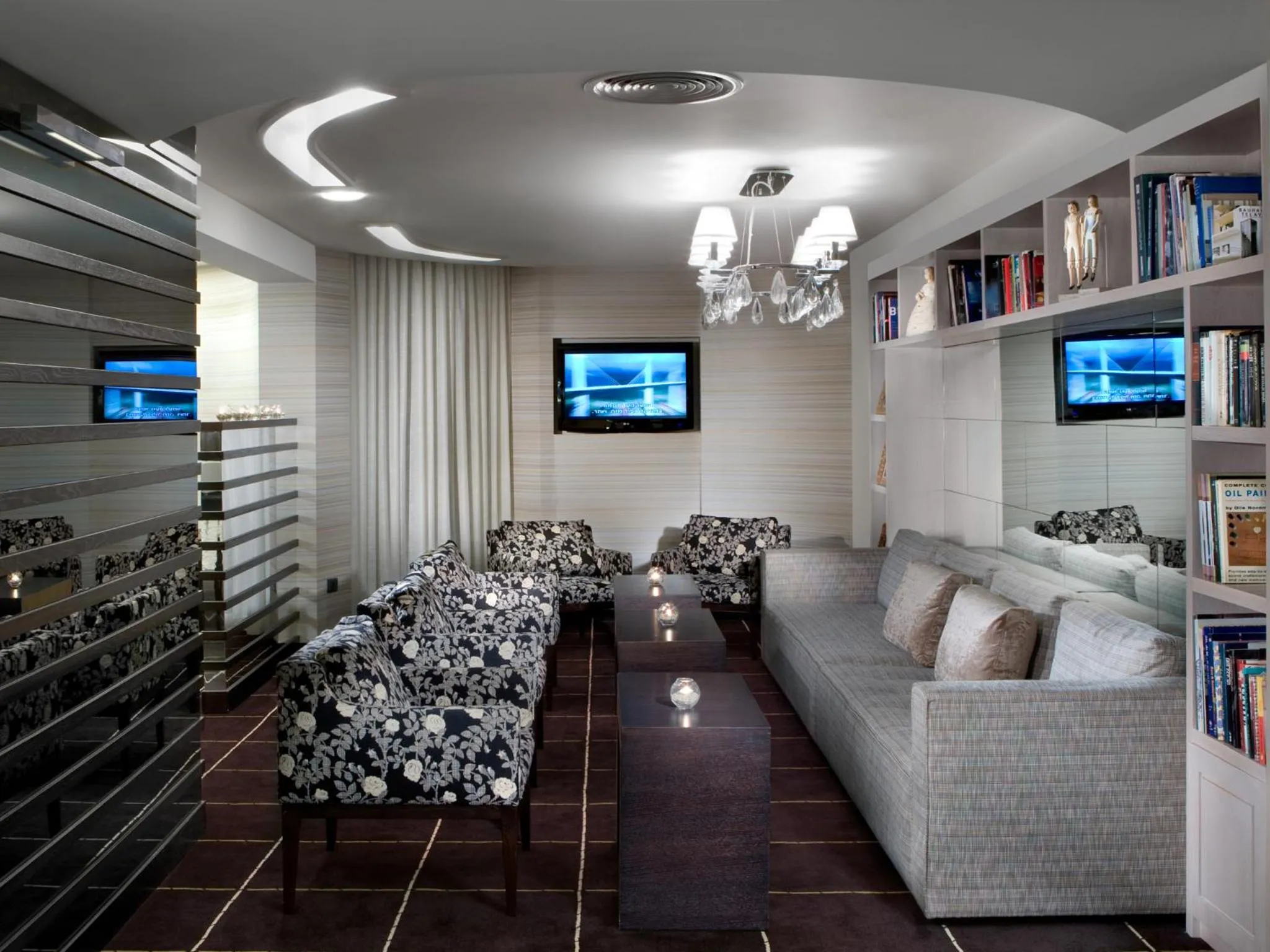 TV and multimedia in Dan Panorama Tel Aviv Hotel