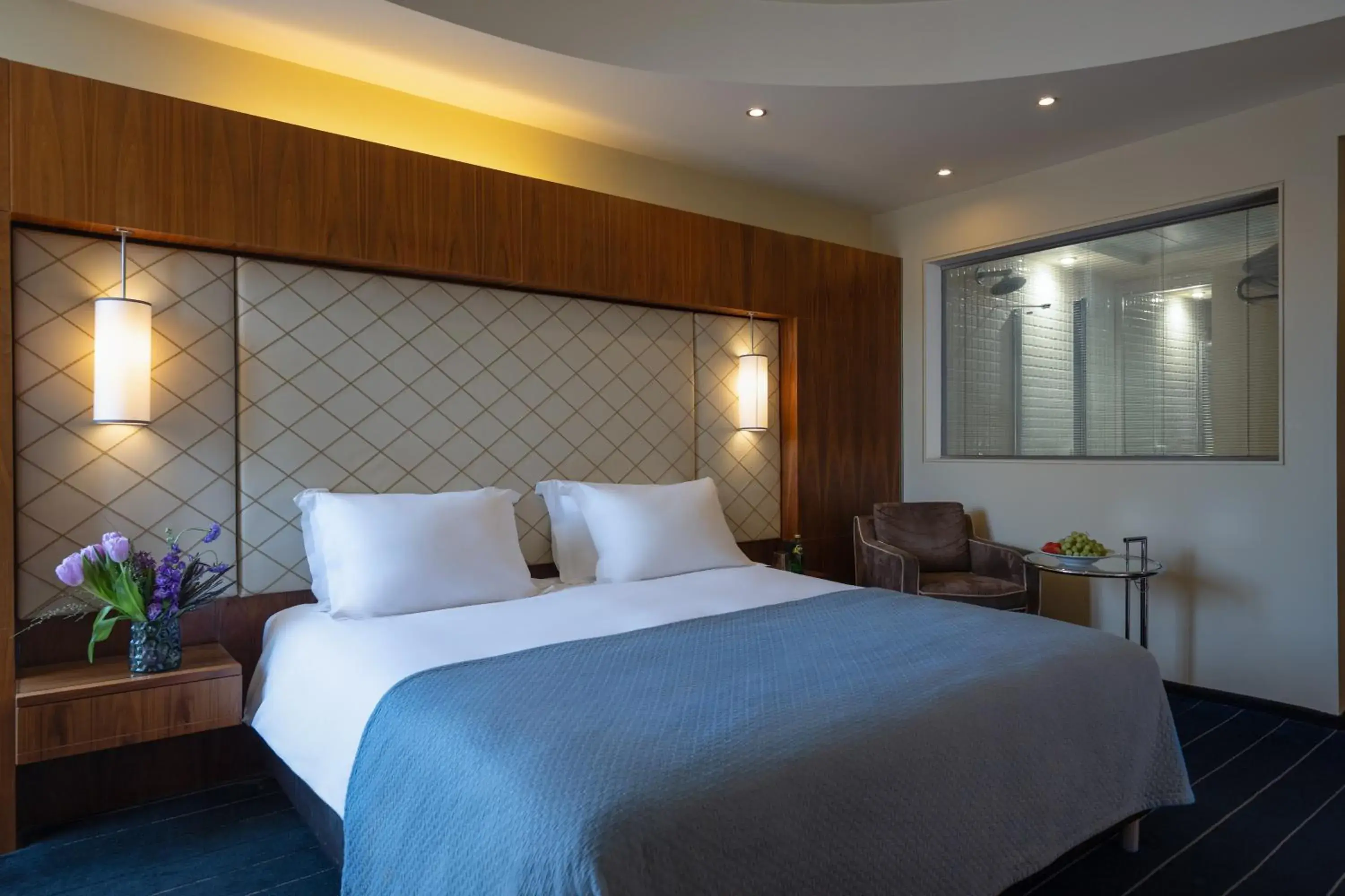 Bed in Dan Panorama Tel Aviv Hotel Bed in Dan Panorama Tel Aviv Hotel