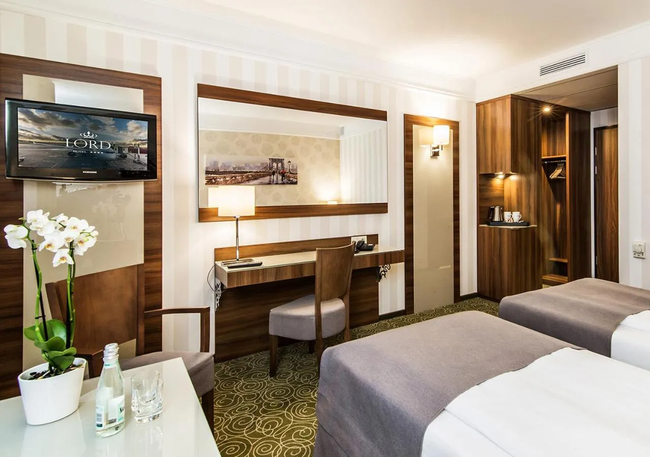 Bed in Hotel Lord - Warsaw Airport