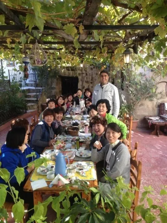 group of guests in Ürgüp Inn Cave Hotel