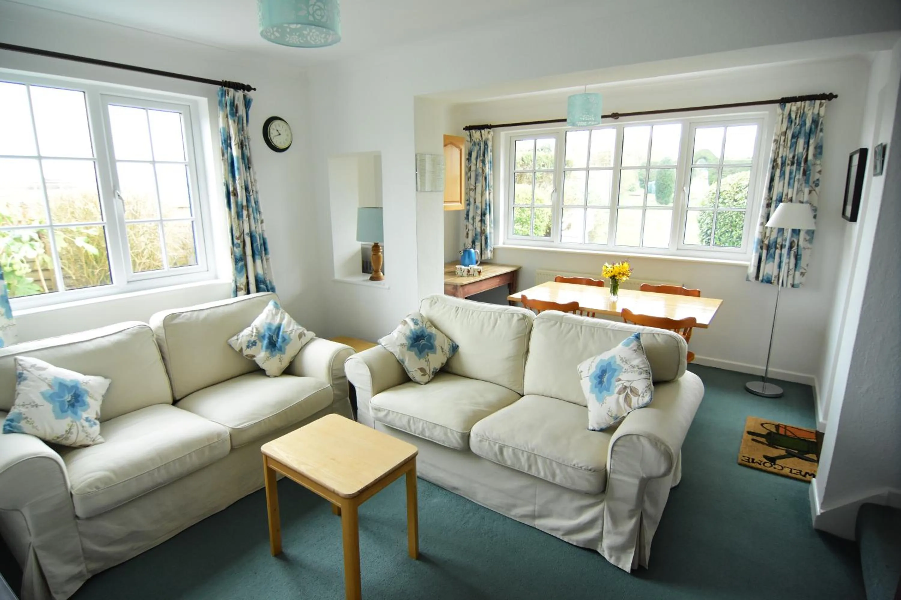 Living room in Tollgate Cottages Bed and Breakfast