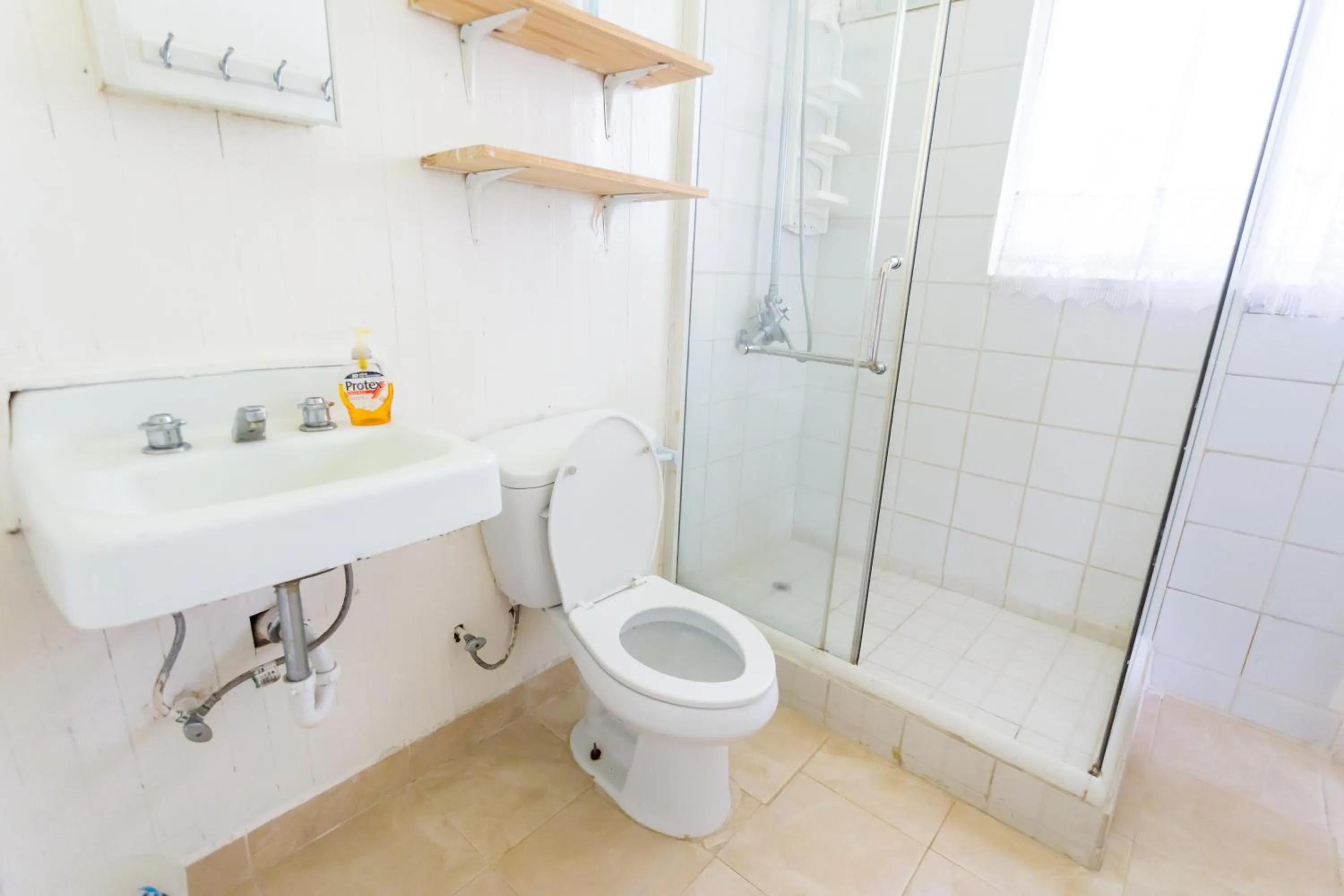 Bathroom in Drago Beach House - Private Beach