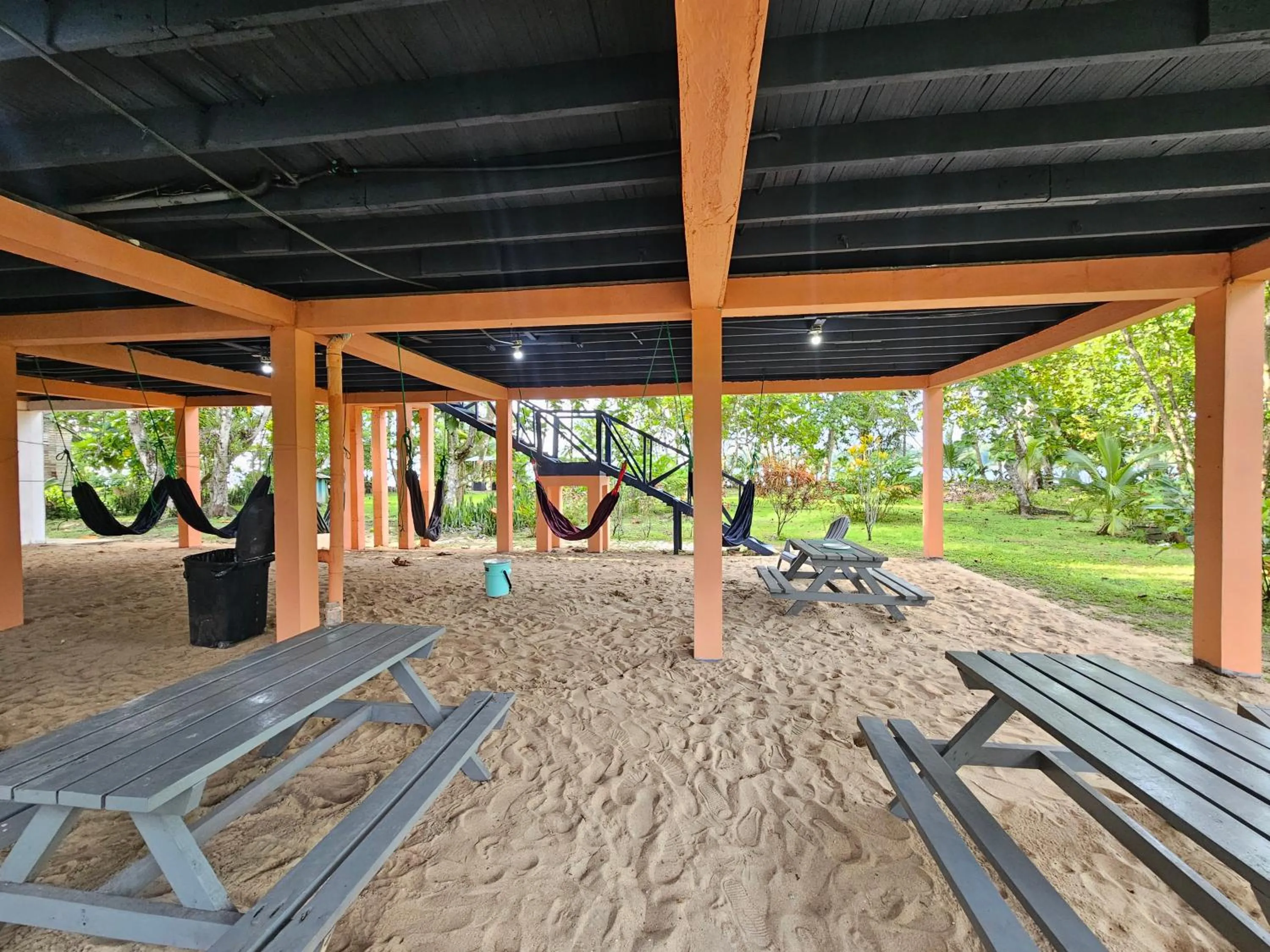 Drago Beach House - Private Beach