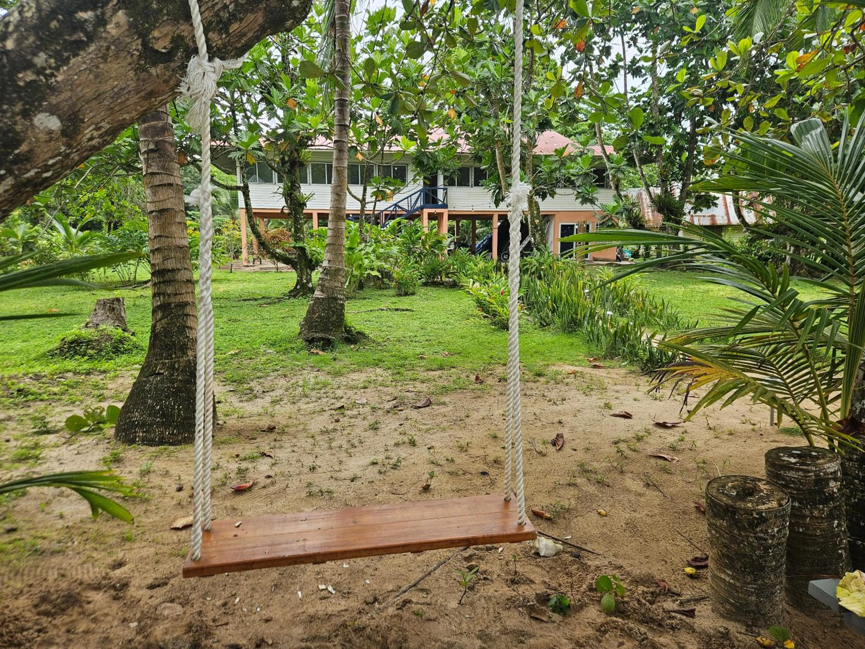 Drago Beach House - Private Beach