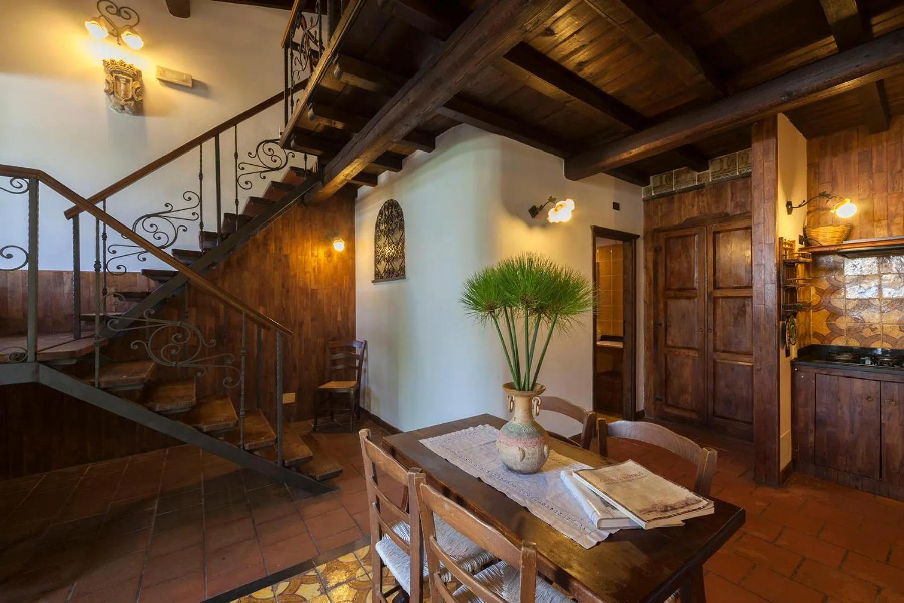 Kitchen or kitchenette in Villa Dei Papiri Fonte Ciane