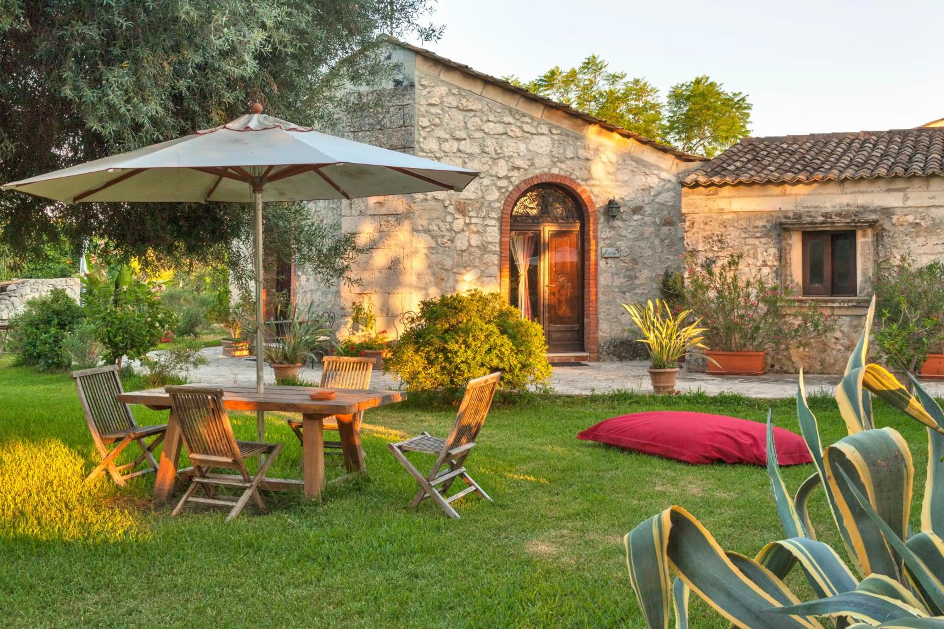 Patio in Villa Dei Papiri Fonte Ciane