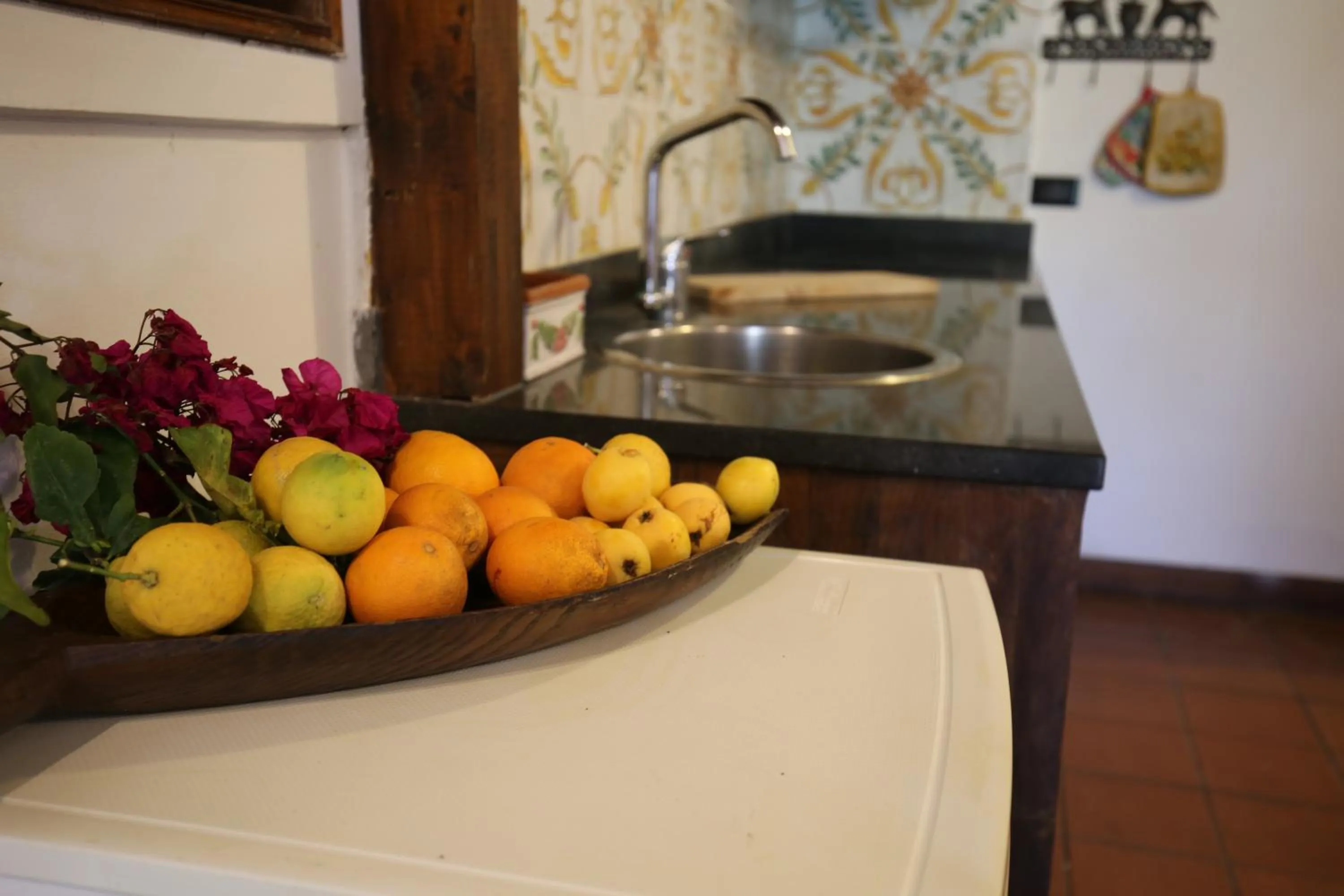 Kitchen or kitchenette in Villa Dei Papiri Fonte Ciane