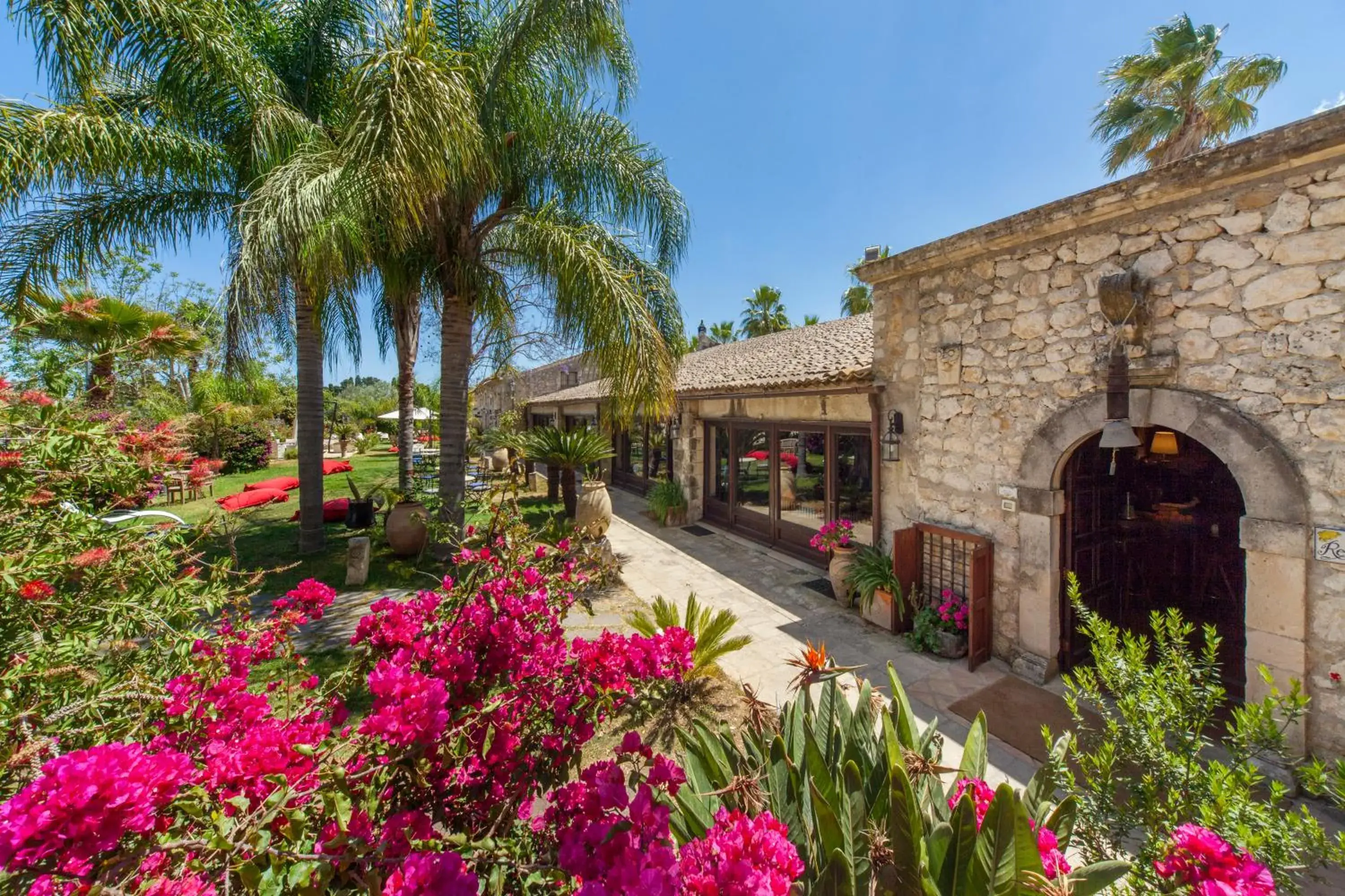 Property building in Villa Dei Papiri Fonte Ciane Property building in Villa Dei Papiri Fonte Ciane