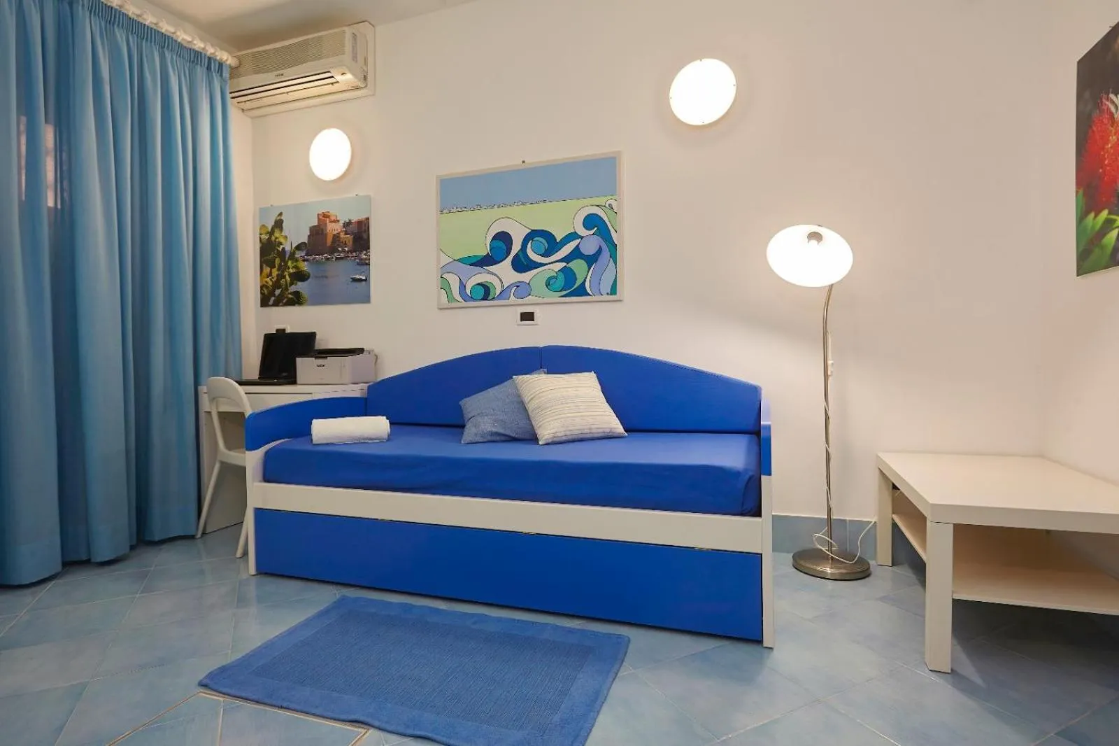 Seating area, Bed in Appartamenti Rosa Dei Venti