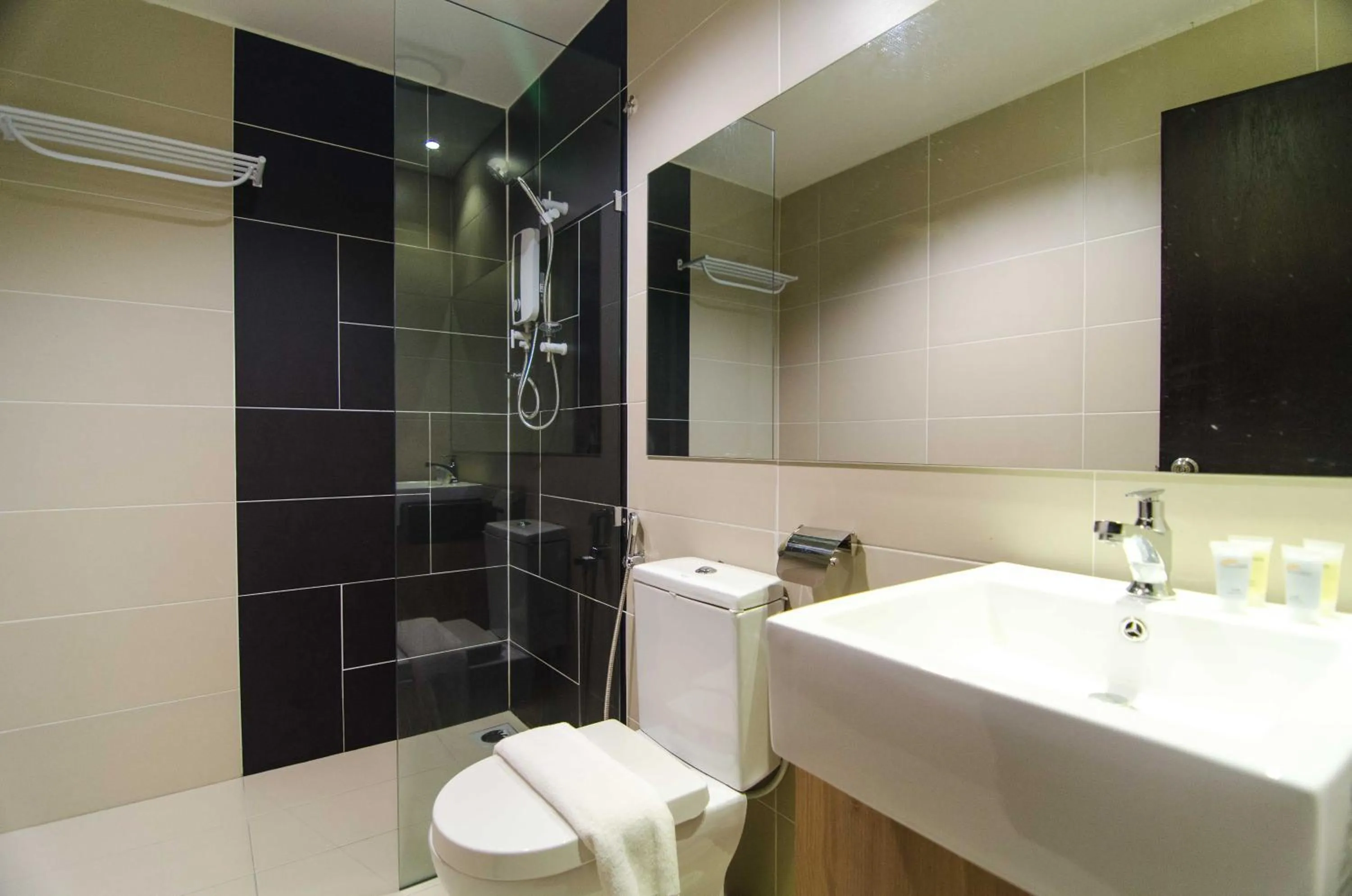 Bathroom in Mornington Hotel Soon Choon Ipoh