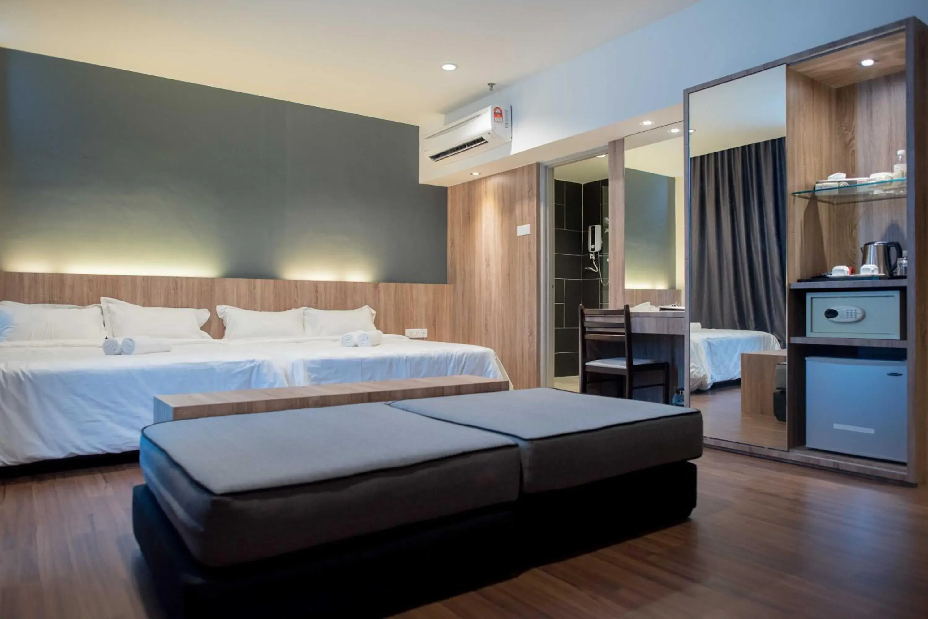 Photo of the whole room, Bed in Mornington Hotel Soon Choon Ipoh Photo of the whole room, Bed in Mornington Hotel Soon Choon Ipoh