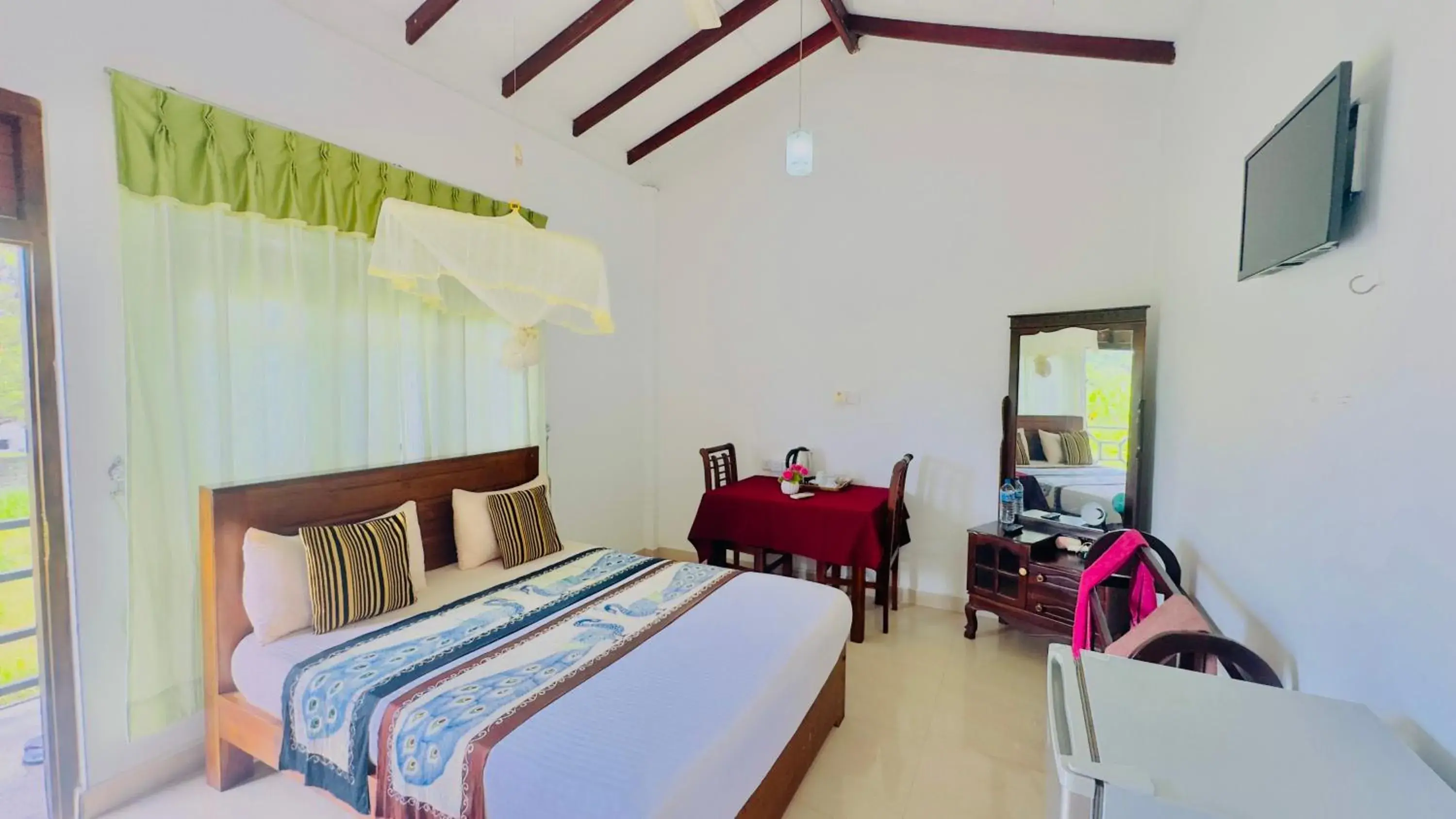 Deluxe Double Room - single occupancy in New Peacock Resort Deluxe Double Room - single occupancy in New Peacock Resort