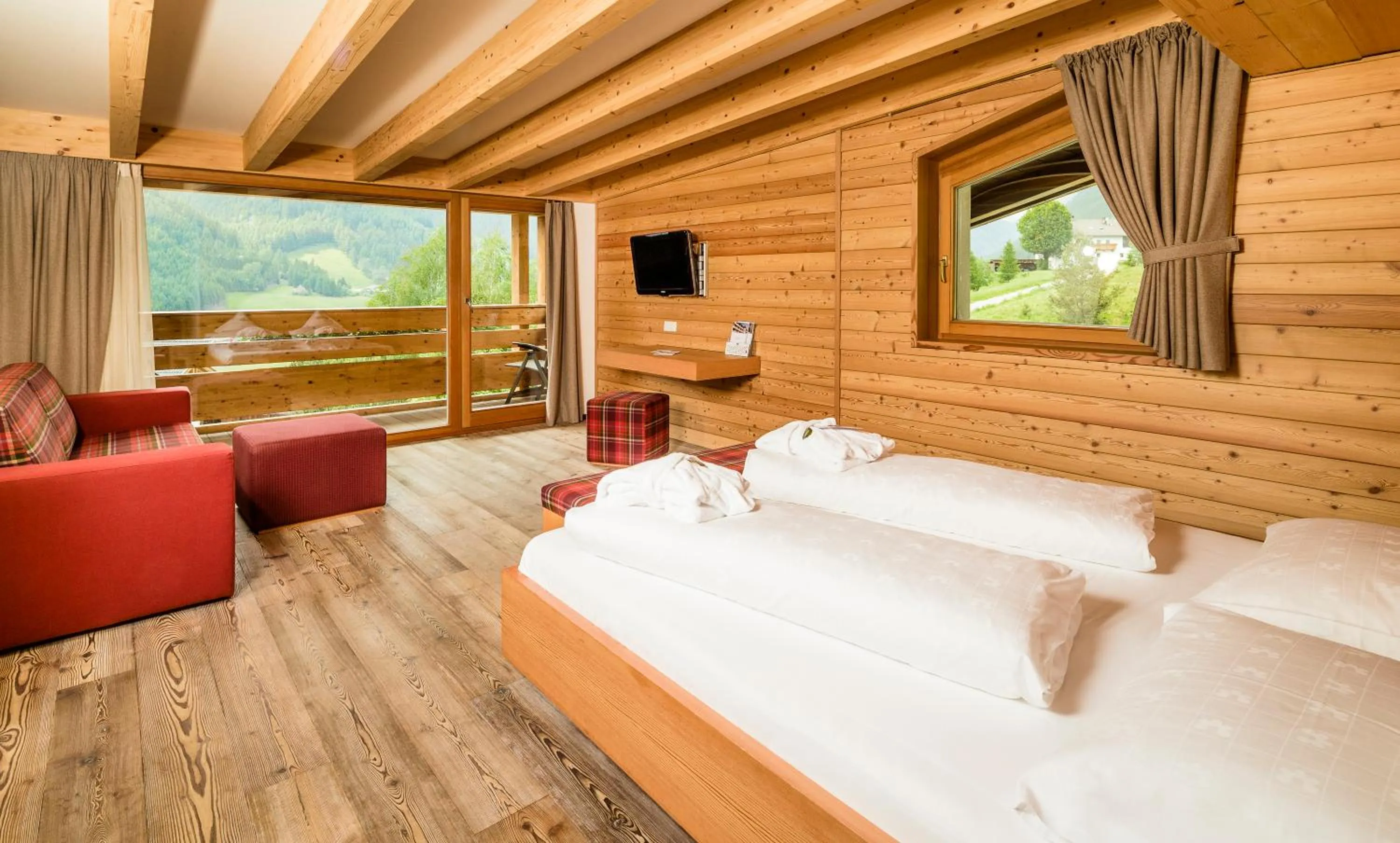 Photo of the whole room, Bed in Hotel Valserhof