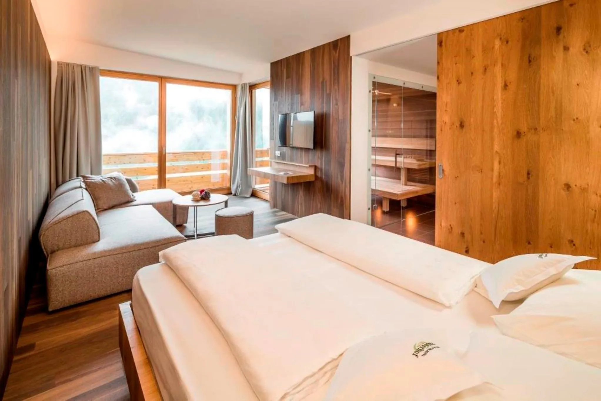 Bedroom, Bed in Hotel Valserhof