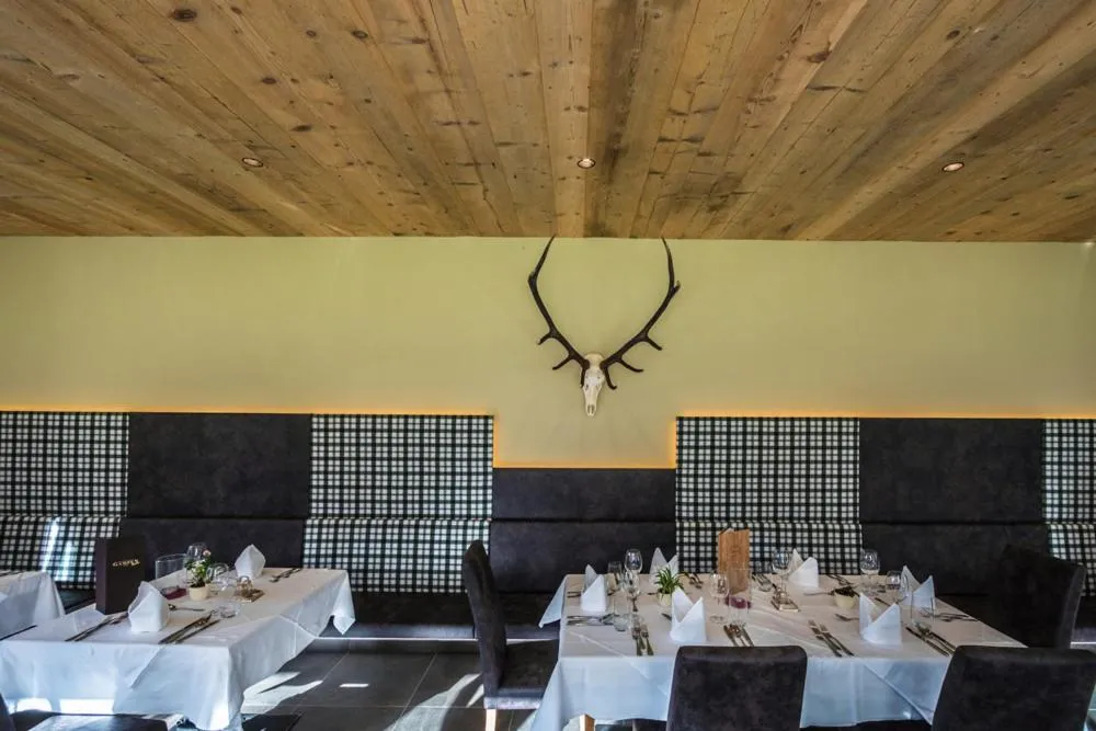 Restaurant/places to eat in Hotel Gampen