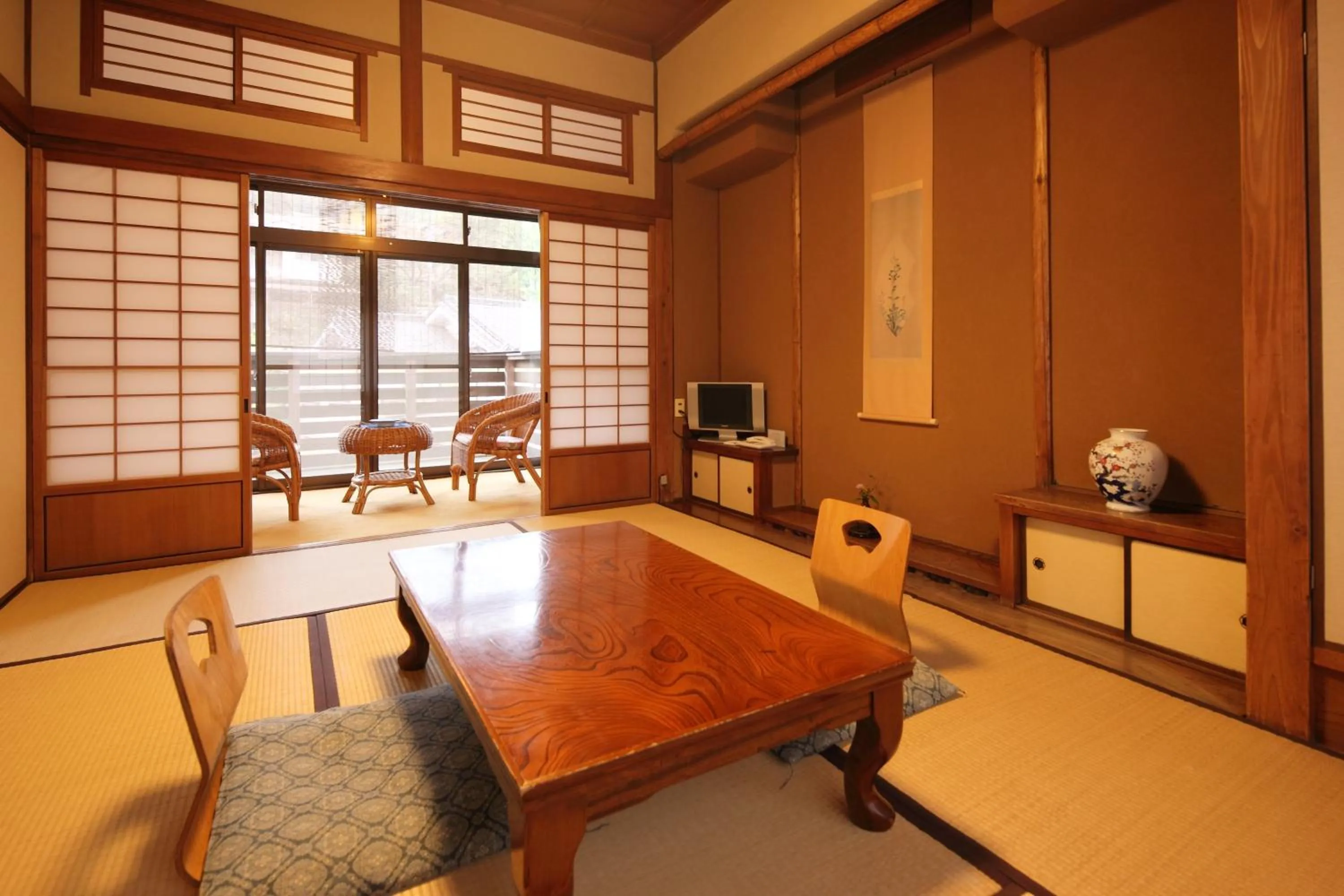 Photo of the whole room in Shimizu Ryokan