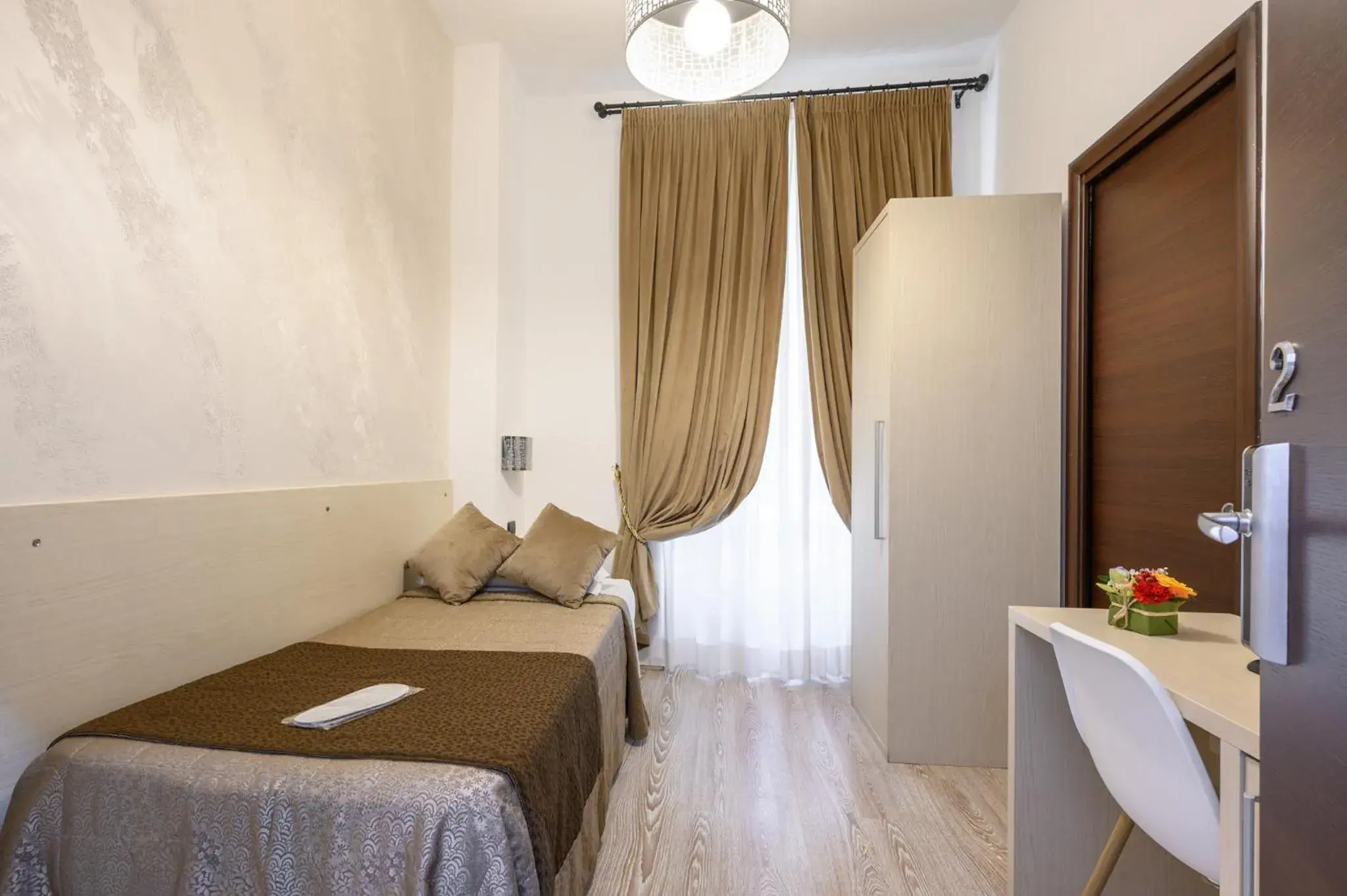 Single Room in Cola Di Rienzo Suite Guest House Single Room in Cola Di Rienzo Suite Guest House