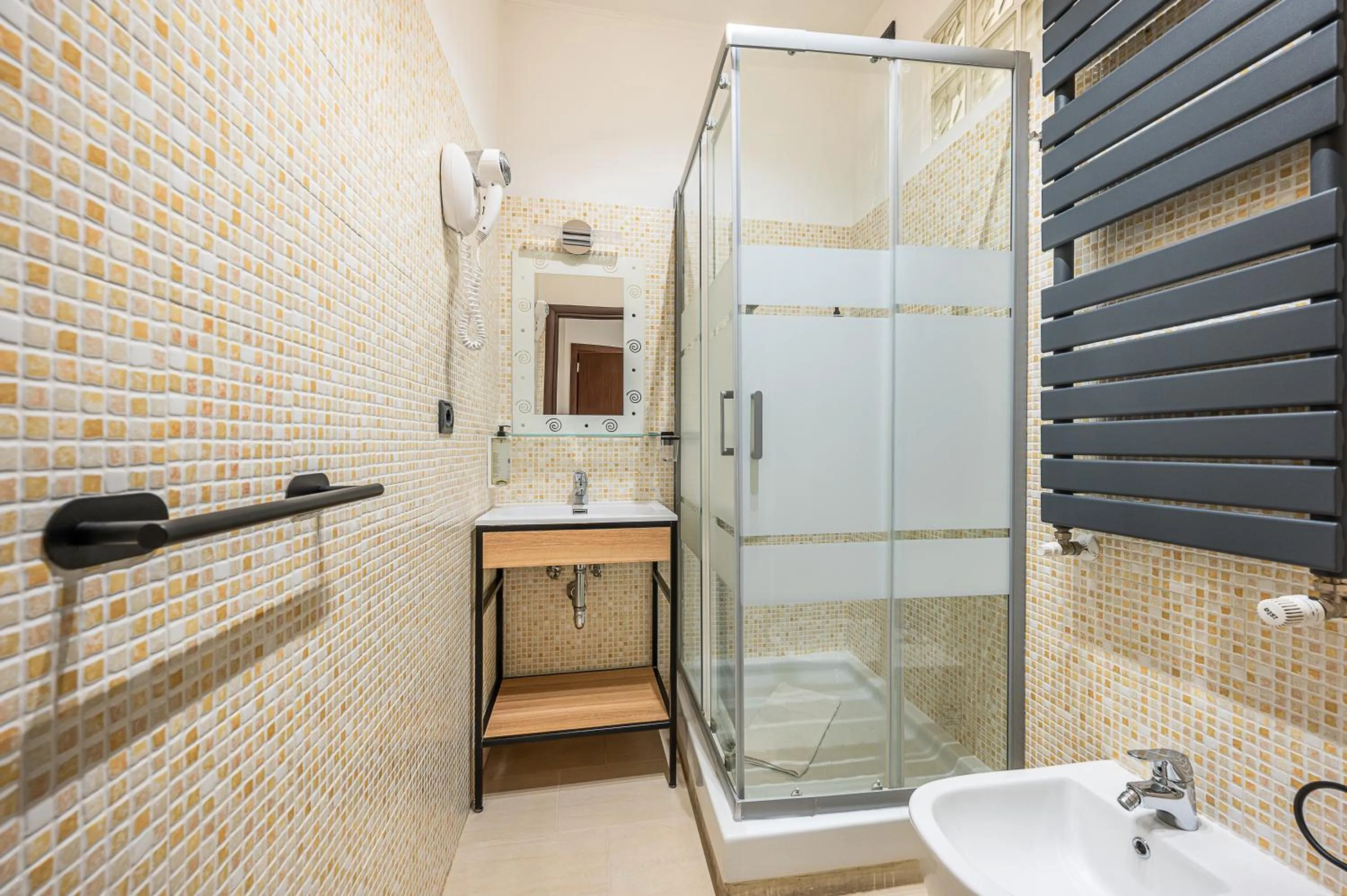 Bathroom in Cola Di Rienzo Suite Guest House