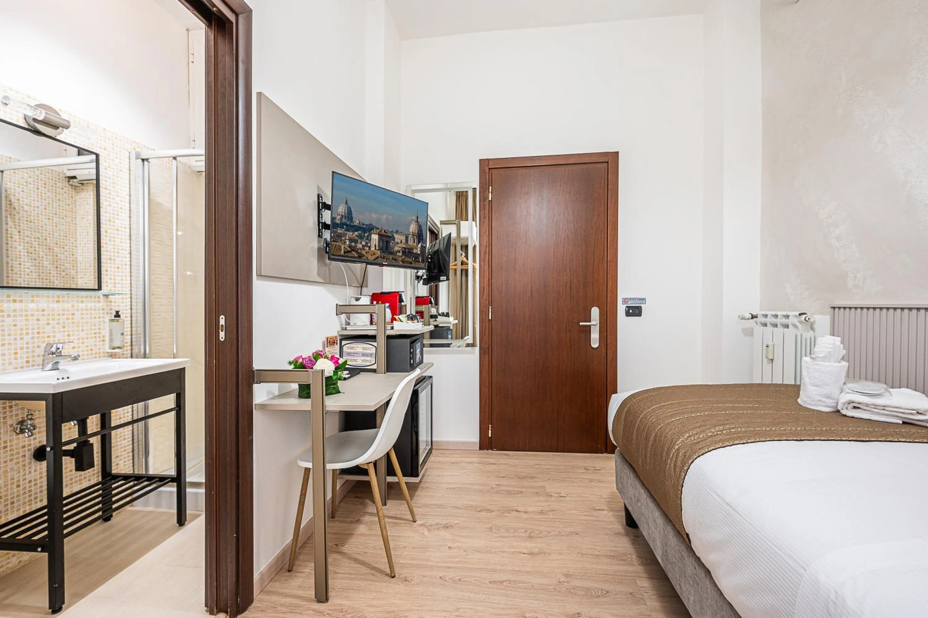 Photo of the whole room, Bed in Cola Di Rienzo Suite Guest House