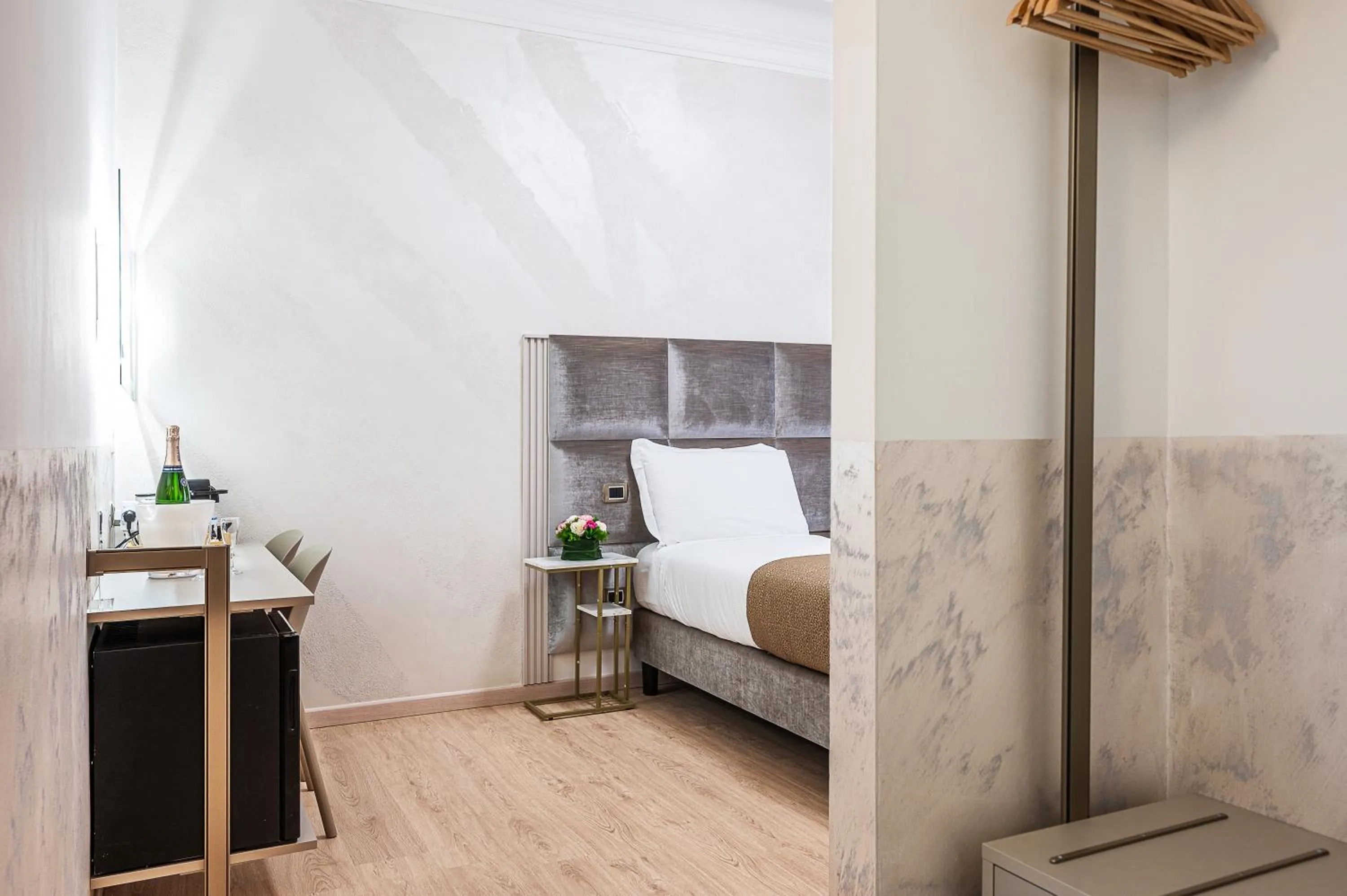 Bedroom, Bed in Cola Di Rienzo Suite Guest House